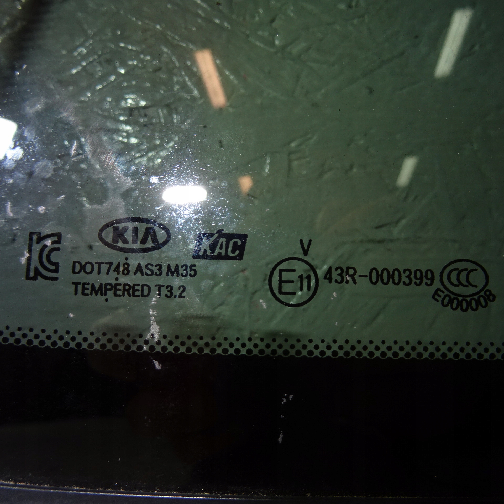 KIA CARENS IV 4 window bodywork right rear part