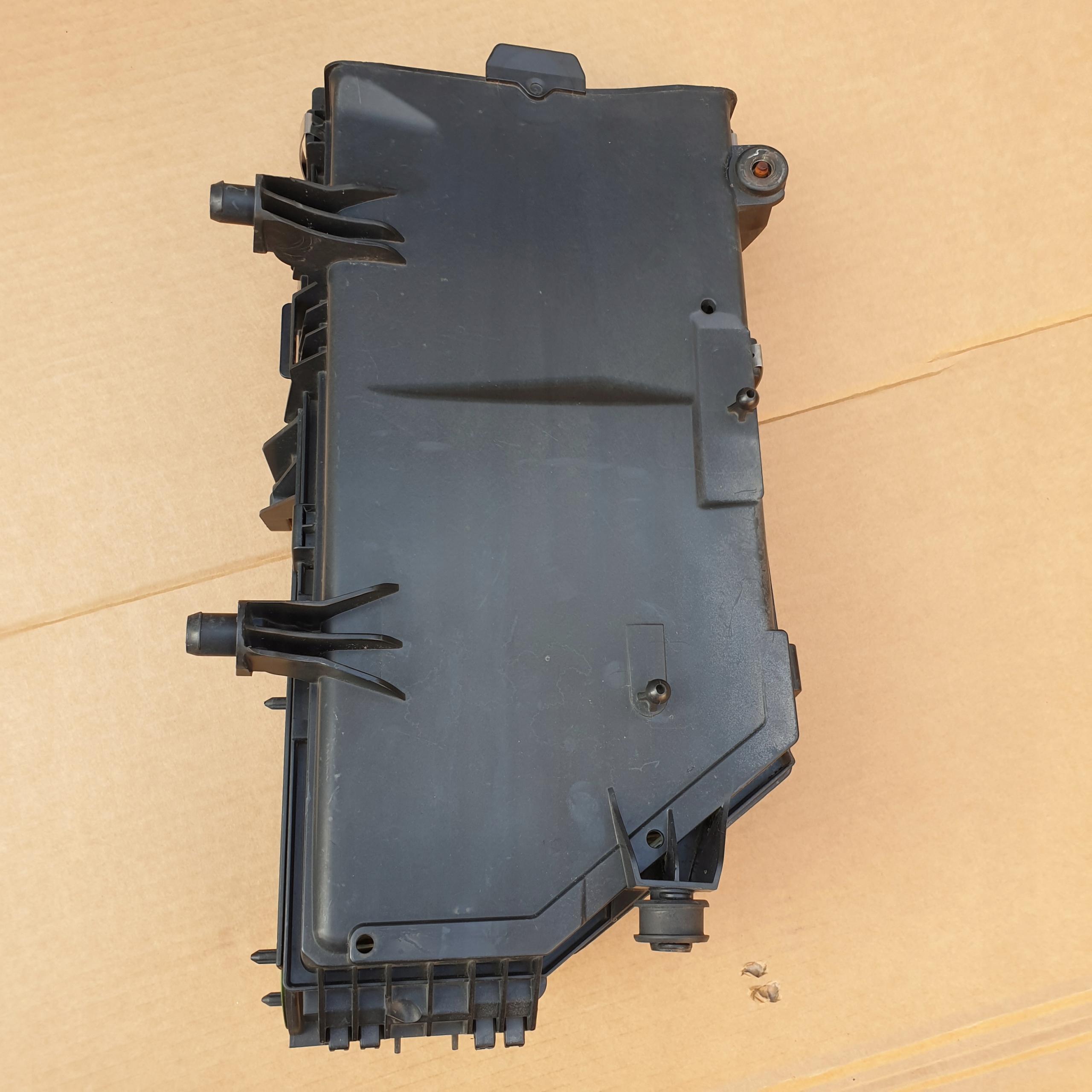 A6540900001 - Корпус воздушного фильтра MERCEDES W213 220 CDI OE