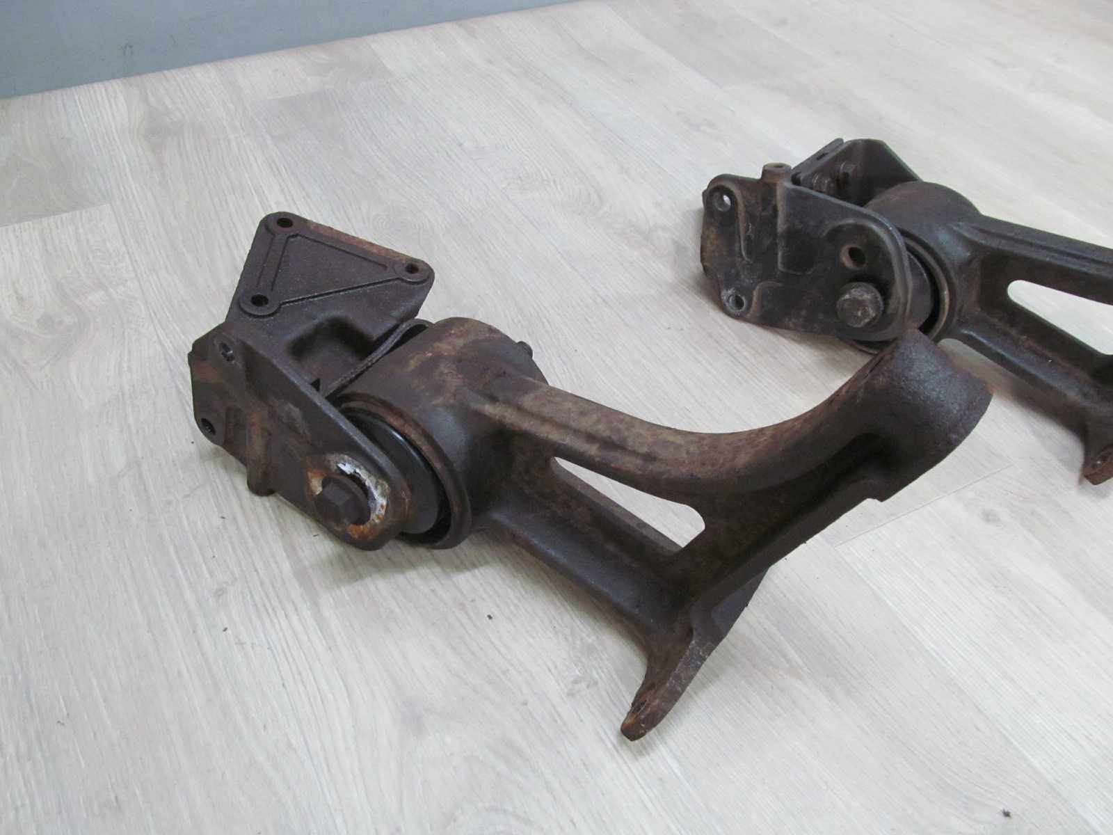 DAF LF 45 55 06 14 LAPA ZAWIAS PODUSZKA KABINY LEW Color gray