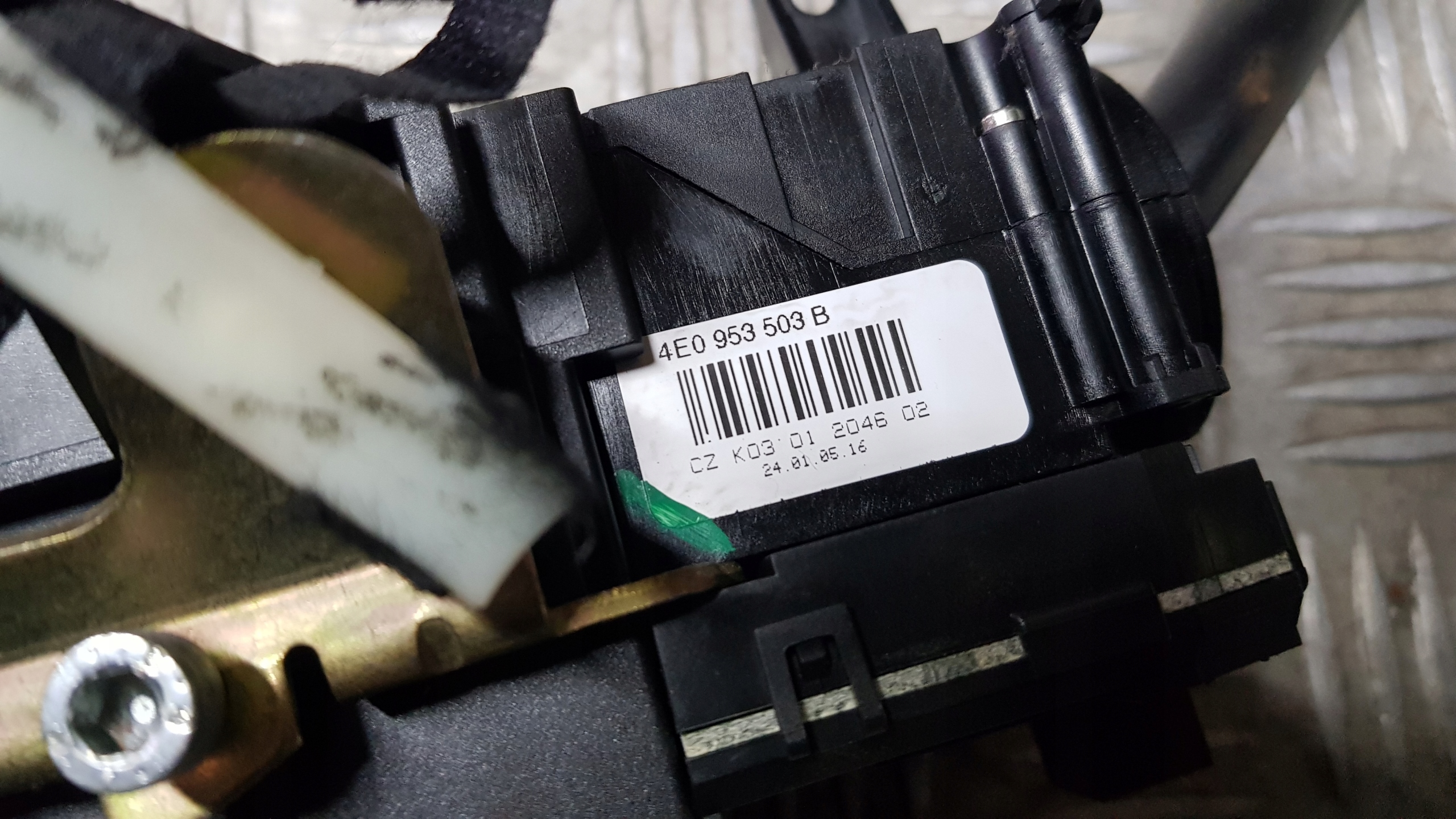 AUDI A8 D3 control panel steering wheel levers and controls 4E0953549