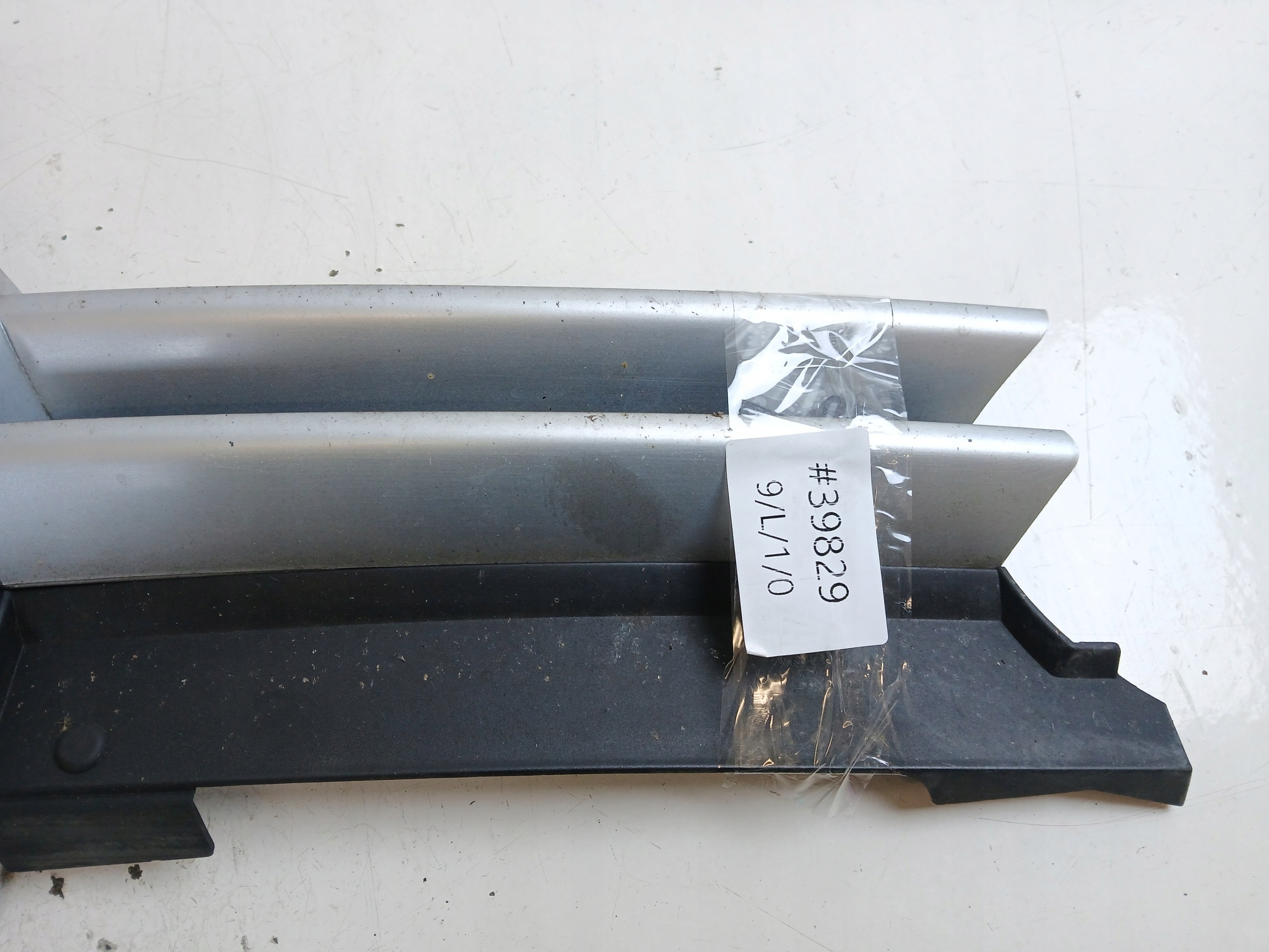 VW GOLF IV grill grille radiator SREBRNY