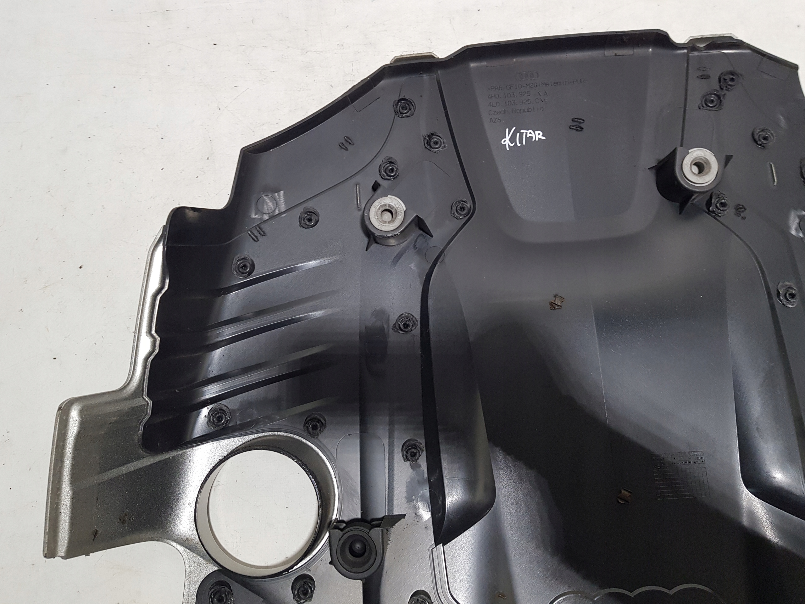 upper cover engine housing cover AUDI A8 D4 3.0 TDI 4H0103925