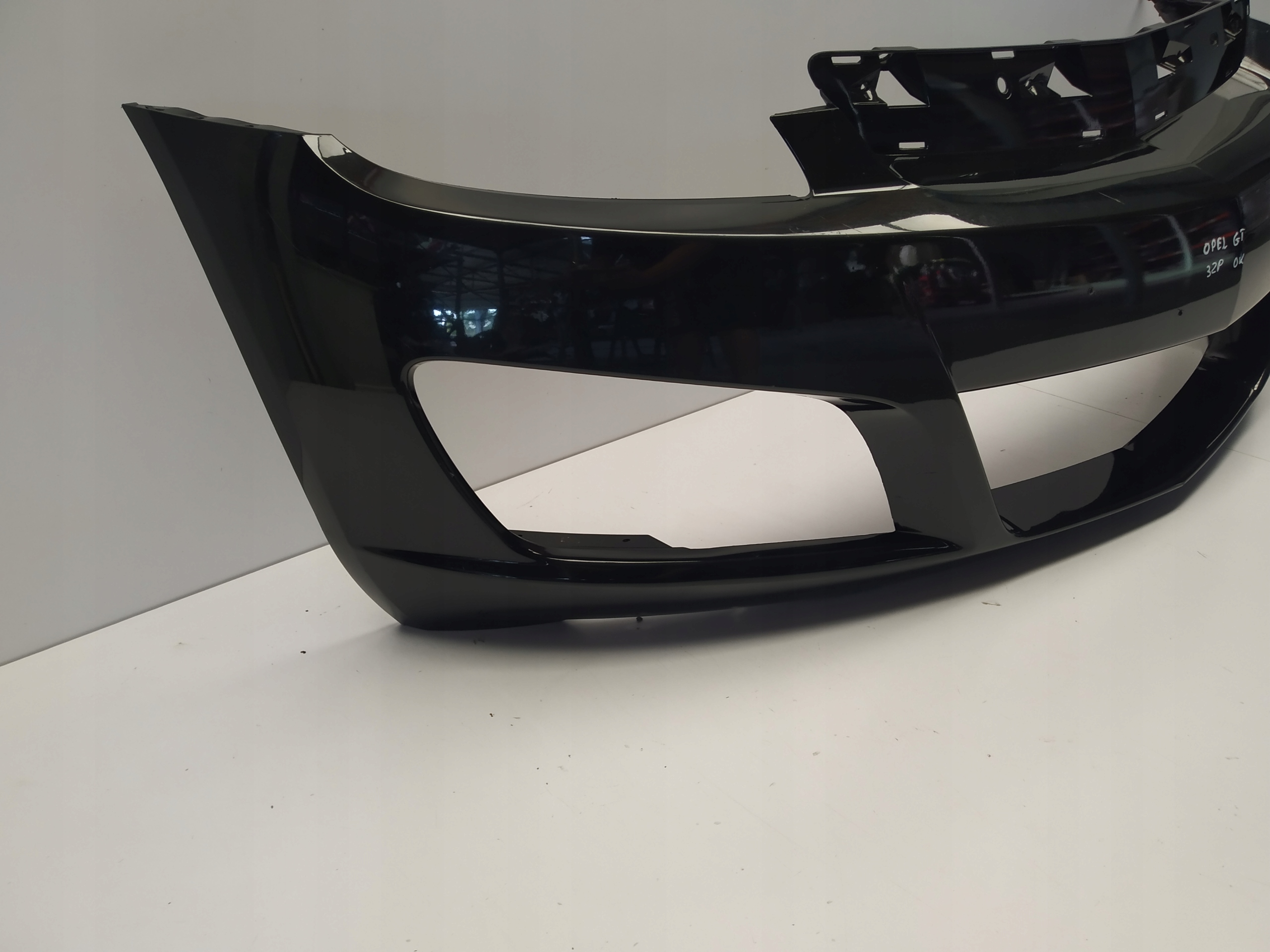 2007-2009r Opel GT ladny bumper front original Czary without pekniec