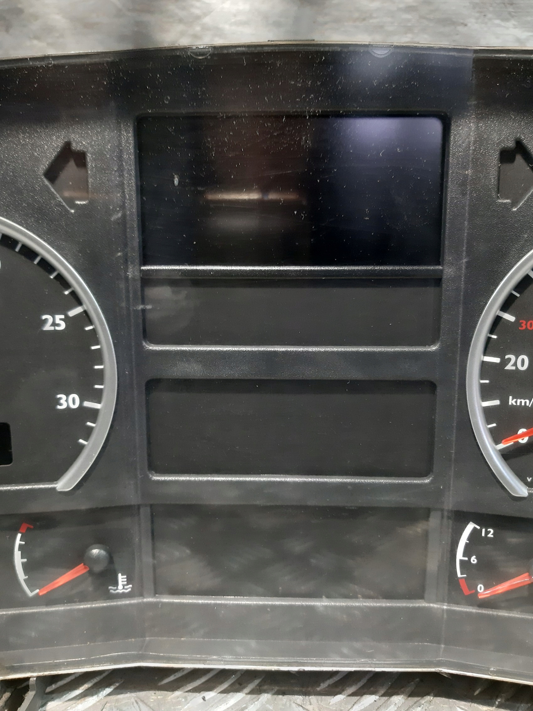 dials dials 81.27202-6151 VDO MAN running board wskaznikow