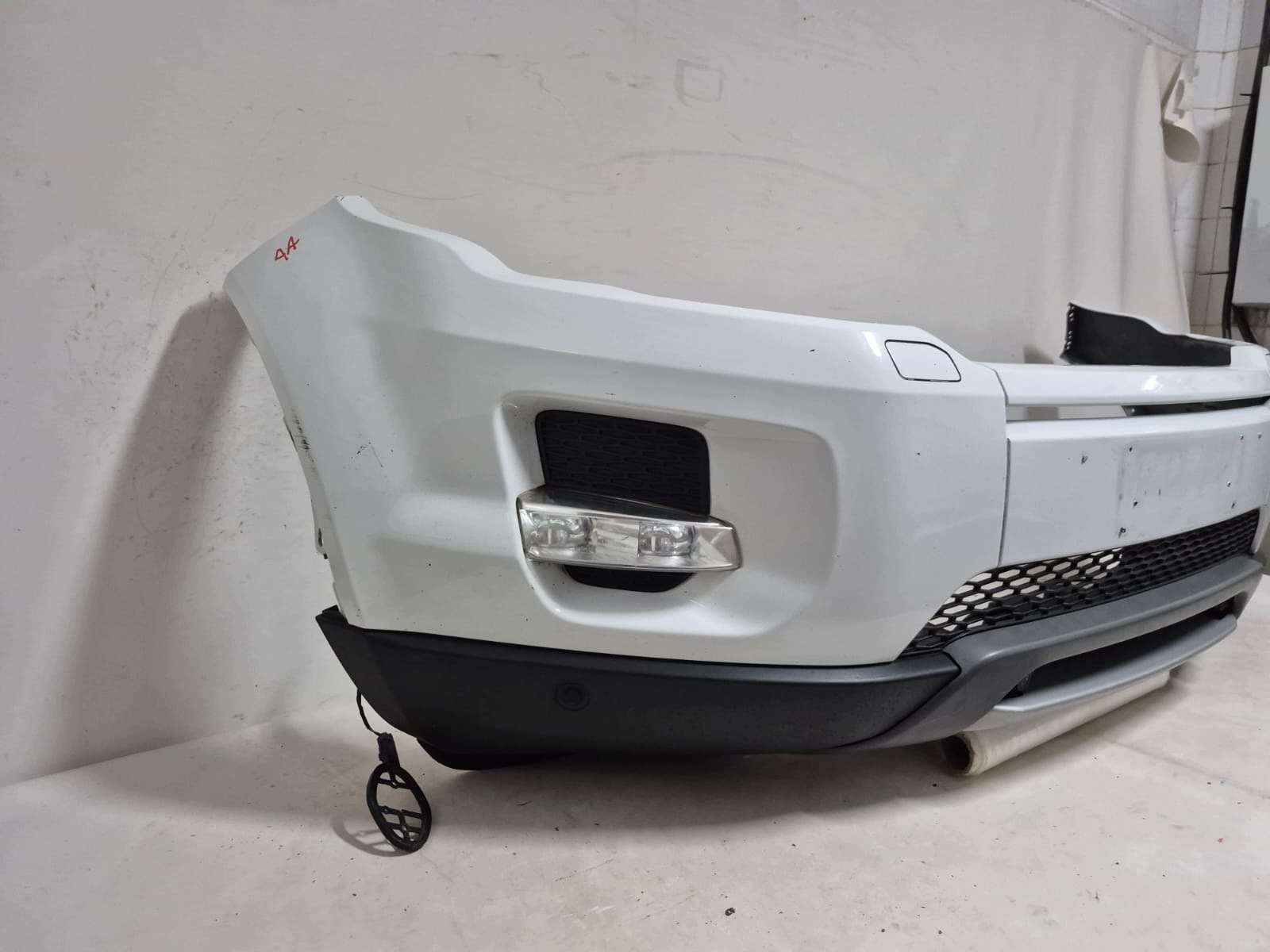 RANGE ROVER EVOQUE and 11- bumper front front PDC SPR BJ32-17F003