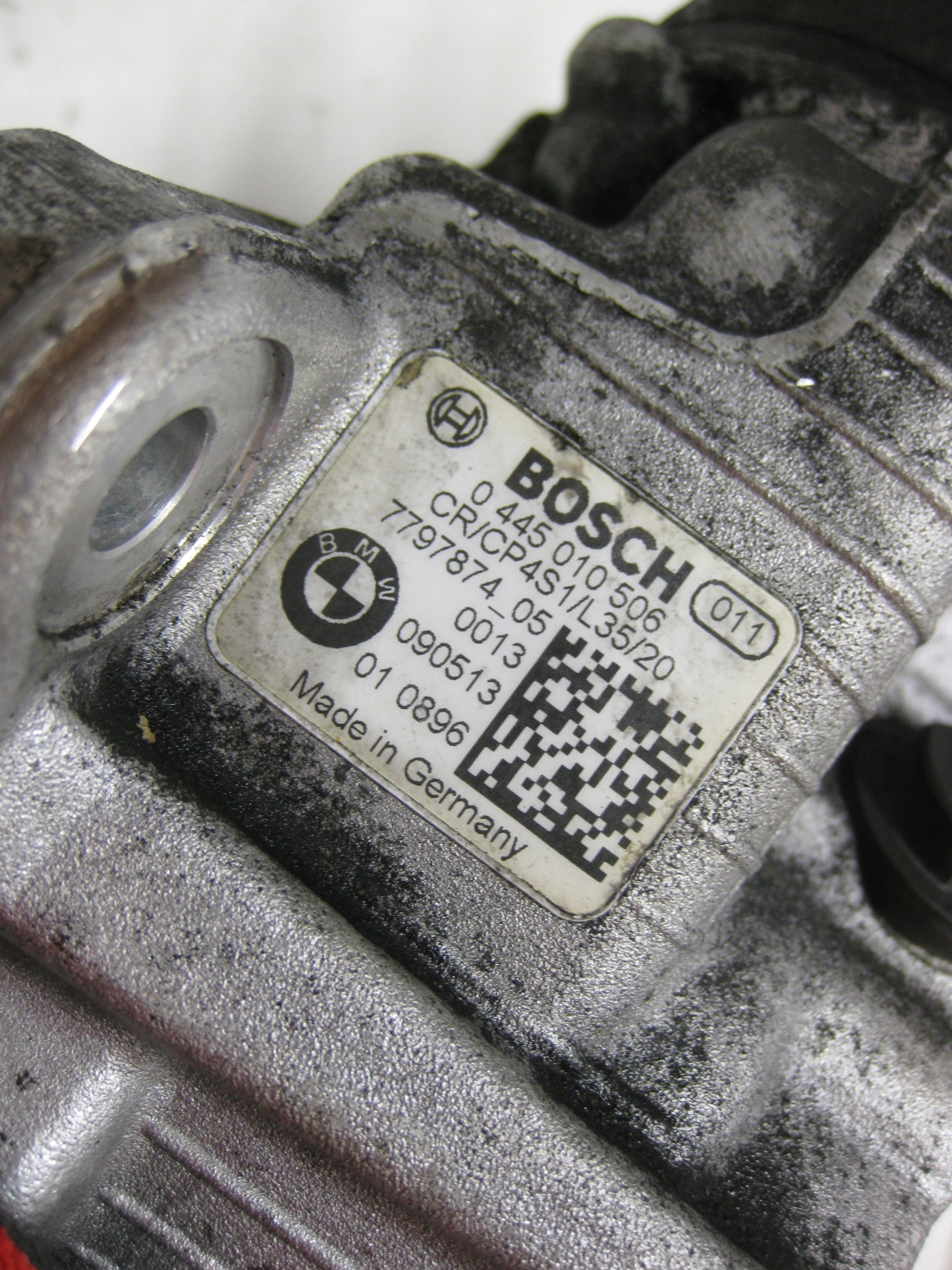 BMW 3 E90 2.0 D Einspritzpumpe 7797874