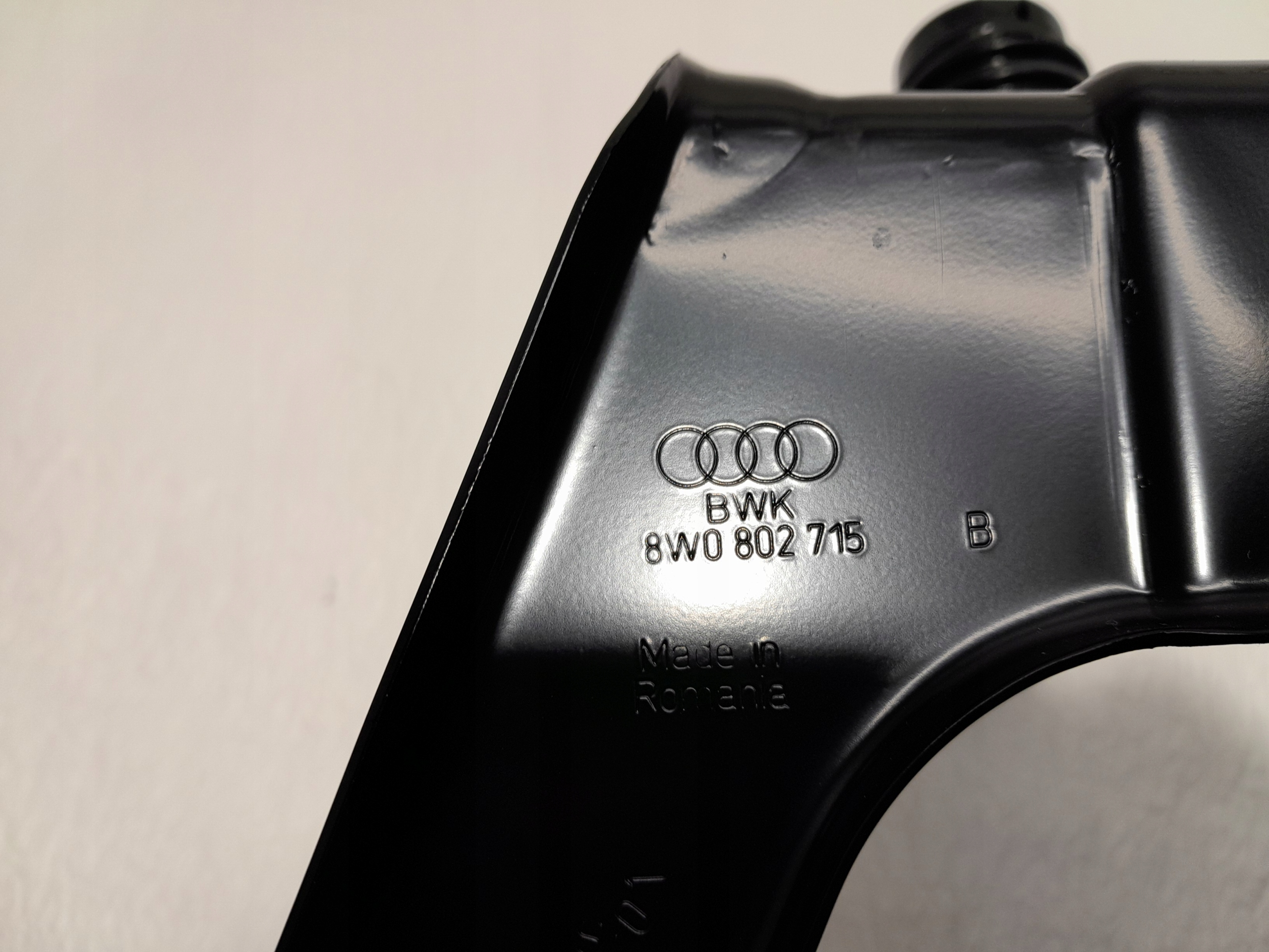 AUDI A4 B9 LIFT Berline Poignée Support plaque Roues de la roue de secours 8W0802715B