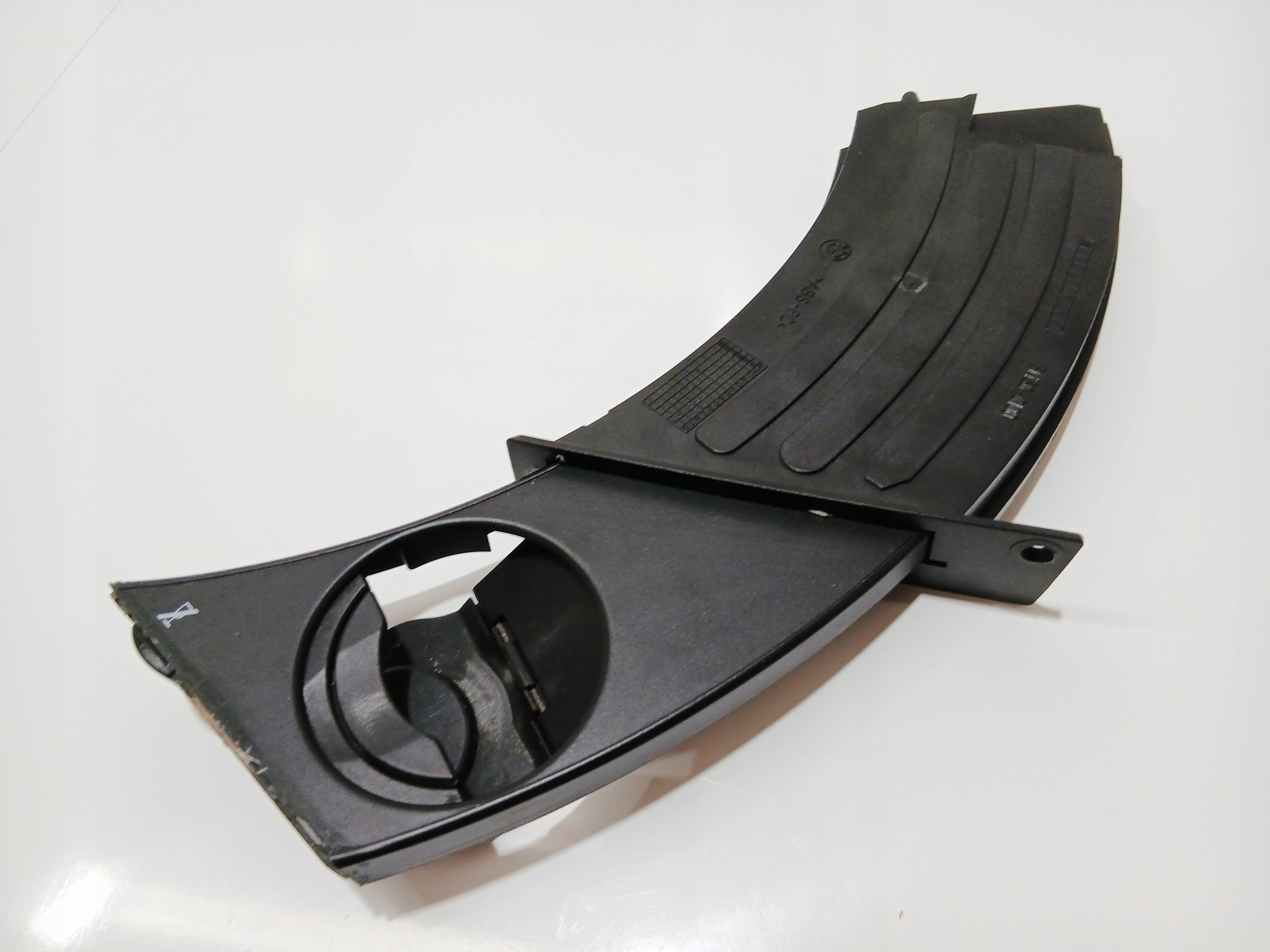 bracket for KUBEK CUP HOLDER BMW E60 E61 EUROPA 7063165 (0001315)