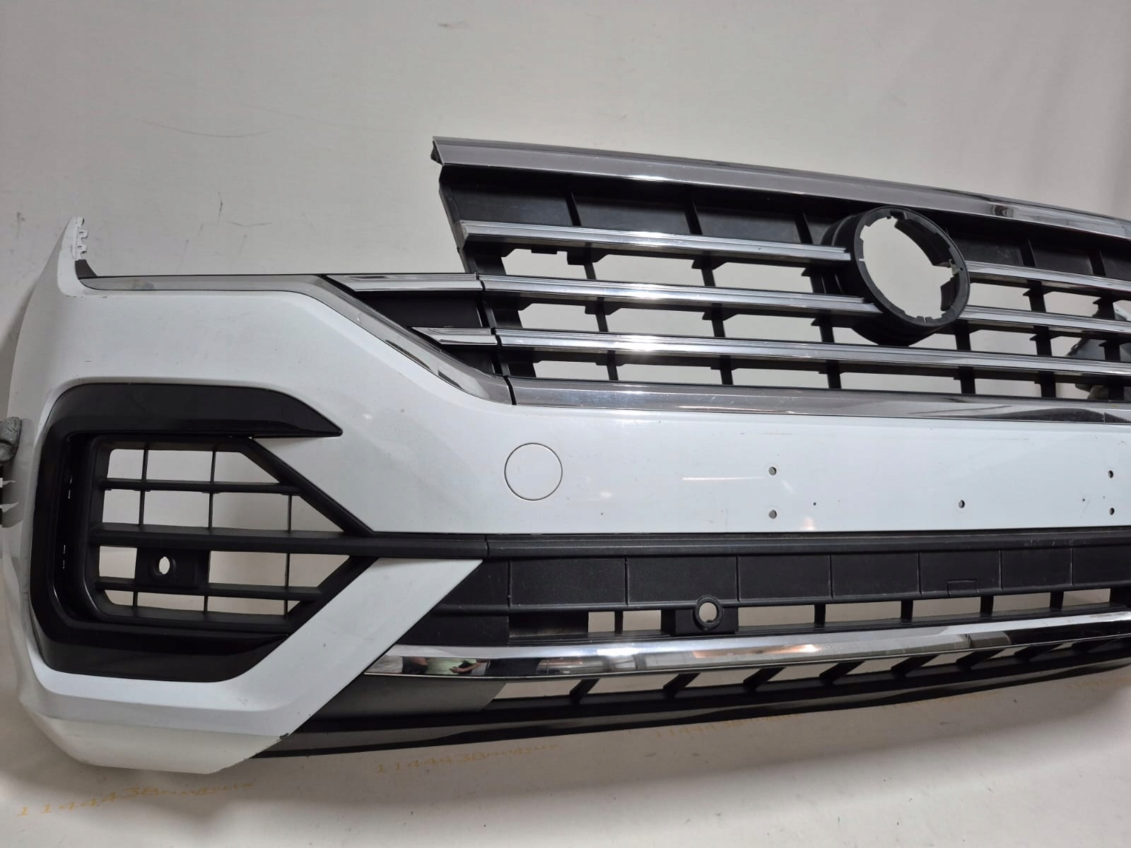 VW TOUAREG III 760 R-LINE 18- bumper front front PDC 760807221F