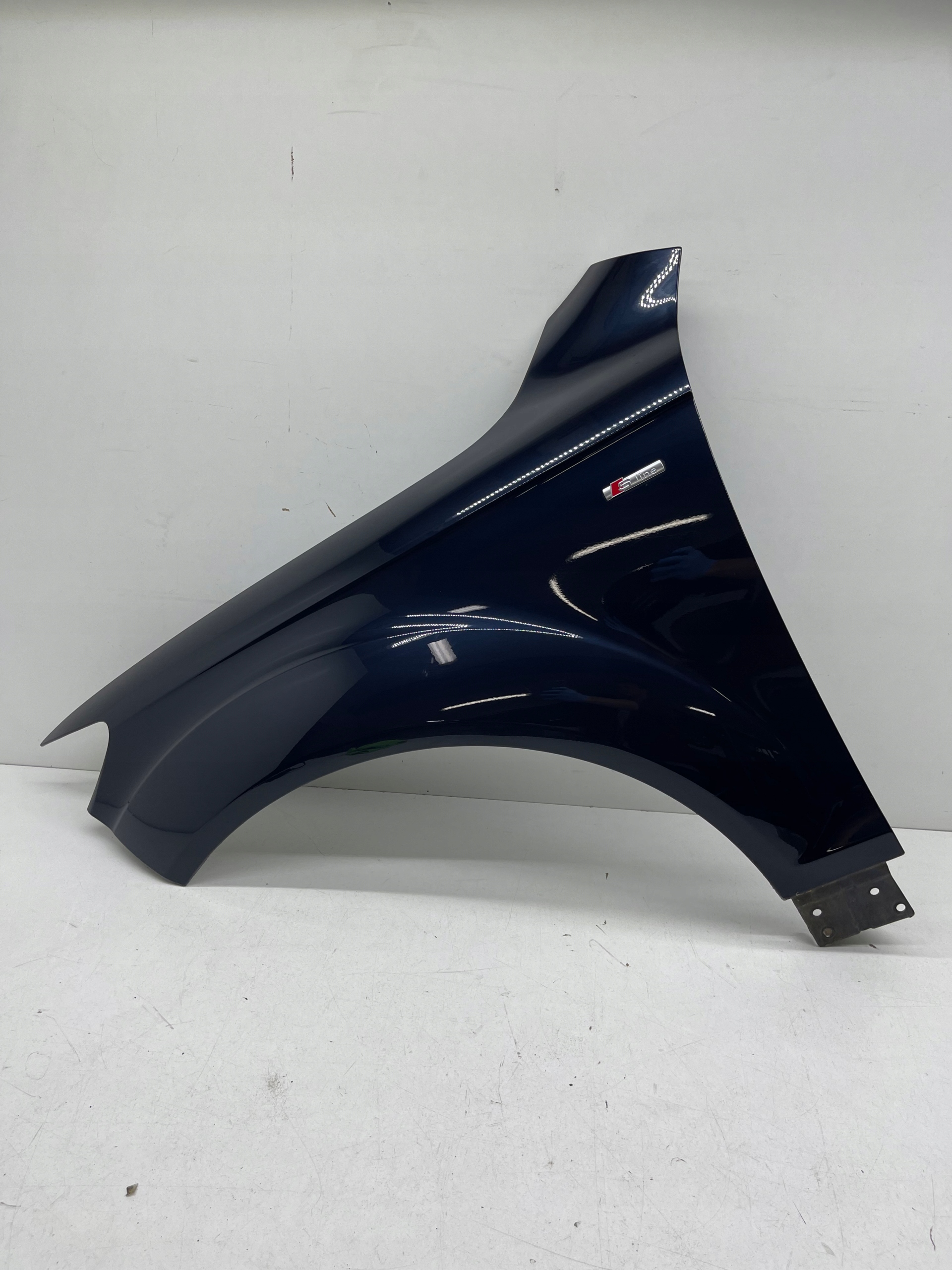 AUDI Q7 4L fender left front colour: LZ5Q blue original!