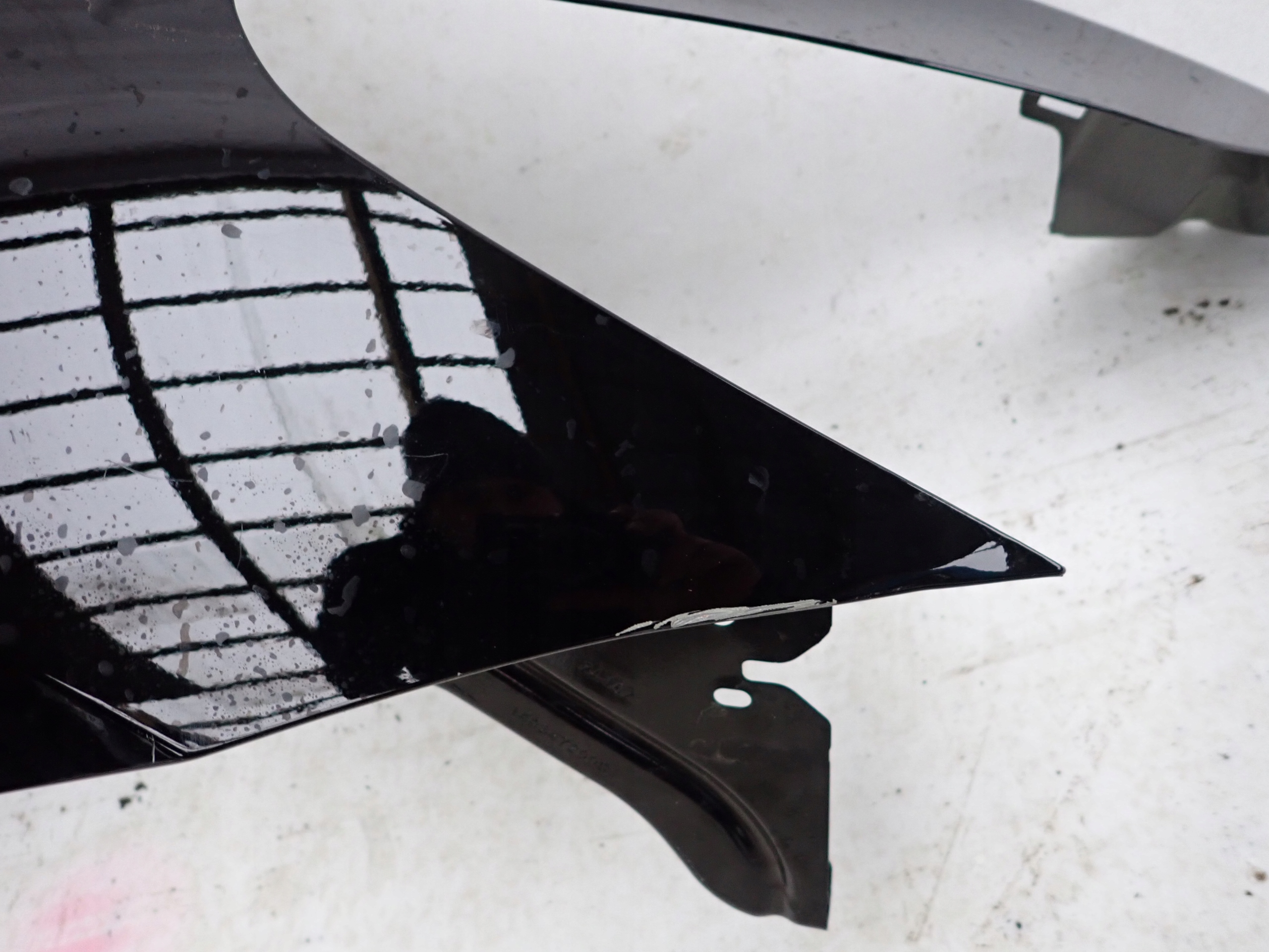 TESLA Y 20- fender right front front