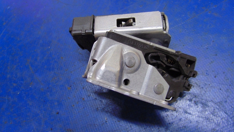 lock door left right rear part MERCEDES SPRINTER A910 A907 18-25R