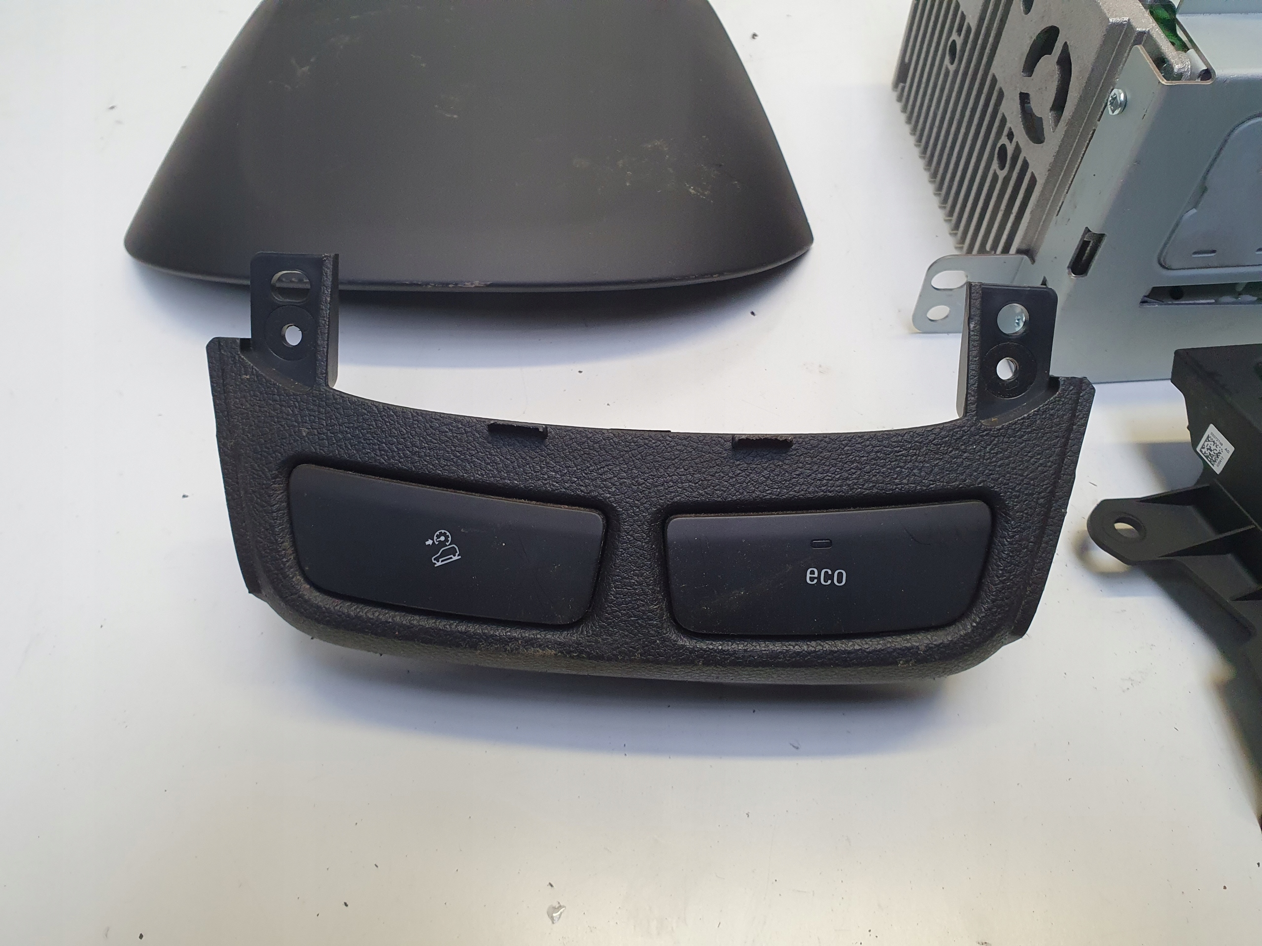 OPEL MOKKA RADIO CD 400 95270971 running board