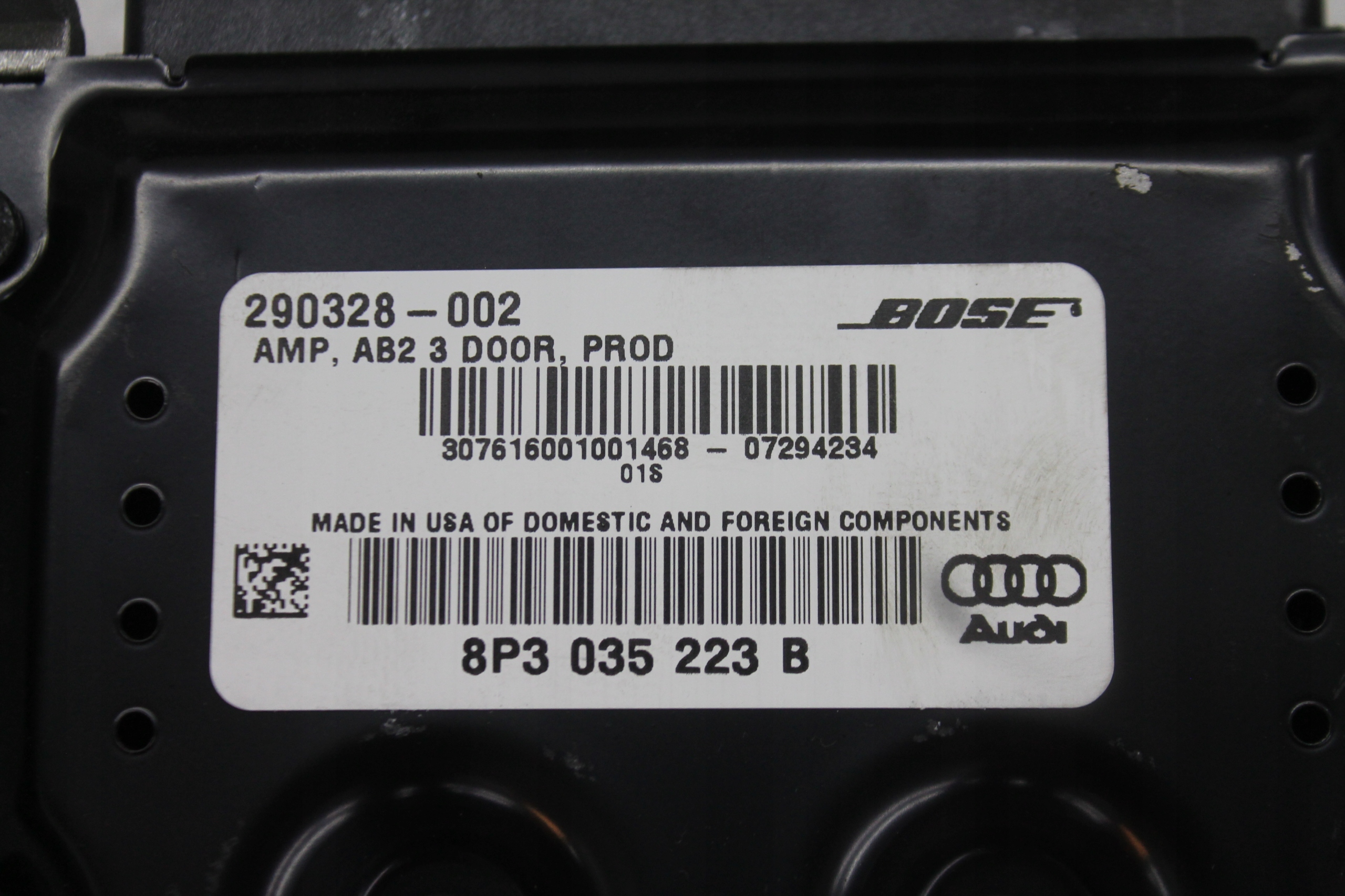 speaker amplifier BOSE running board A3 8P LIFT 05-08