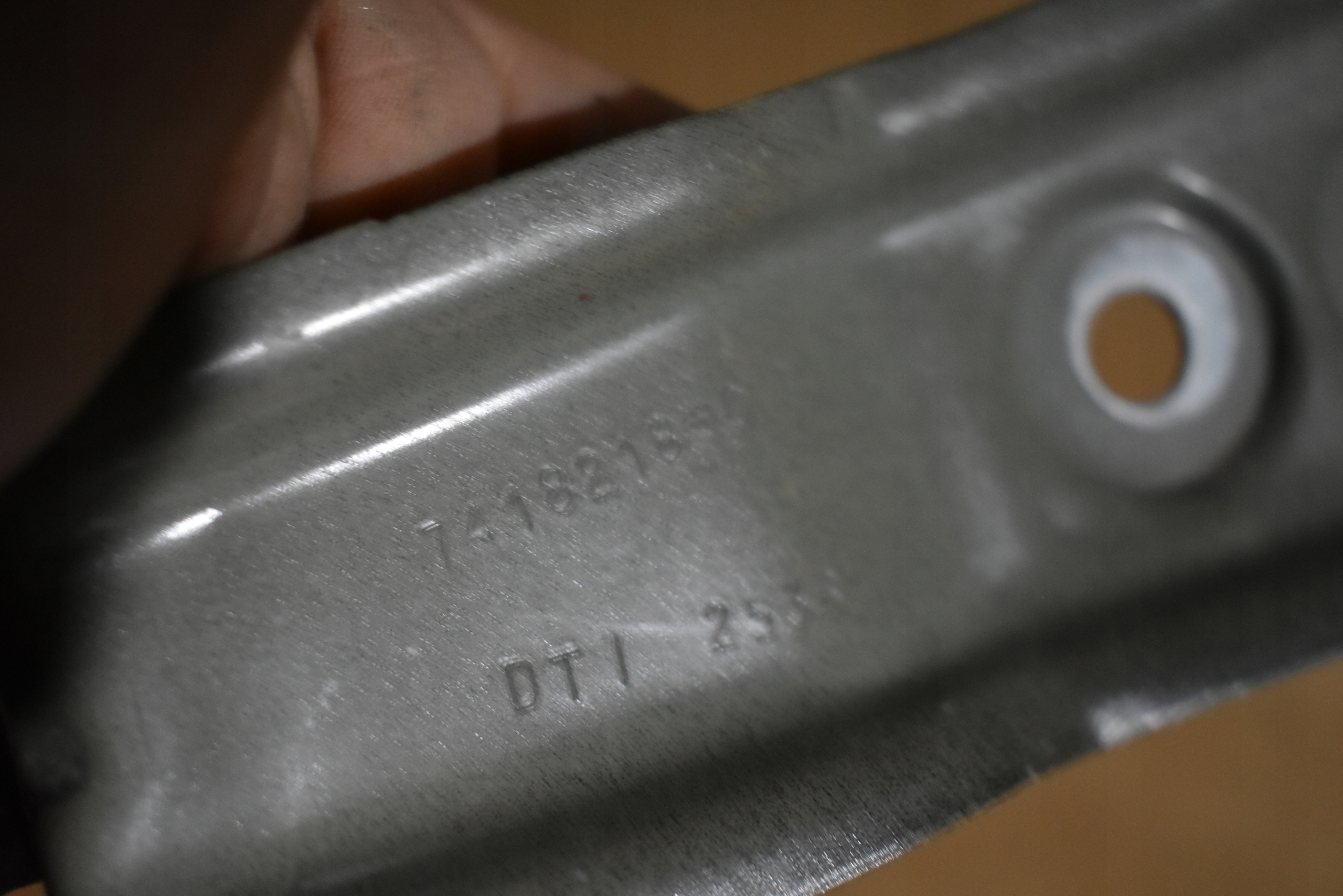 IDEALNE staffa parafango Destro BMW G05 G06 G07 1