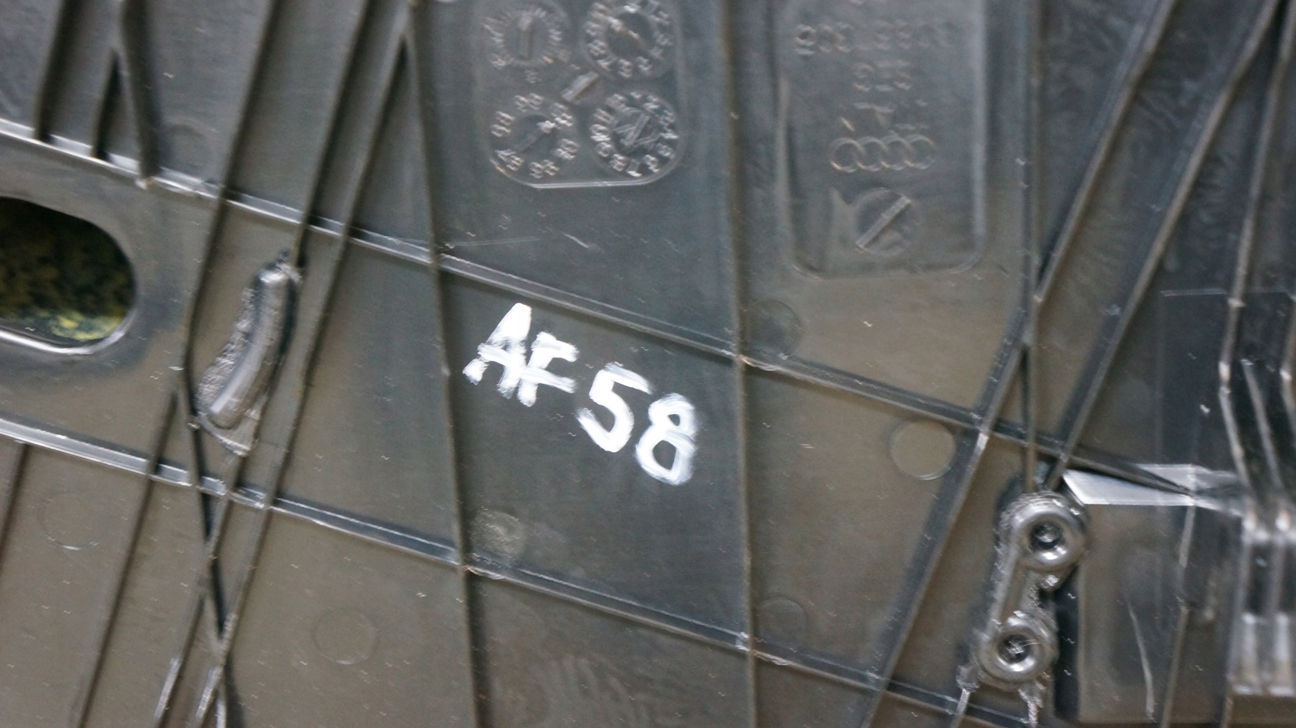 дверные карты кожа Audi OE 4B0867305