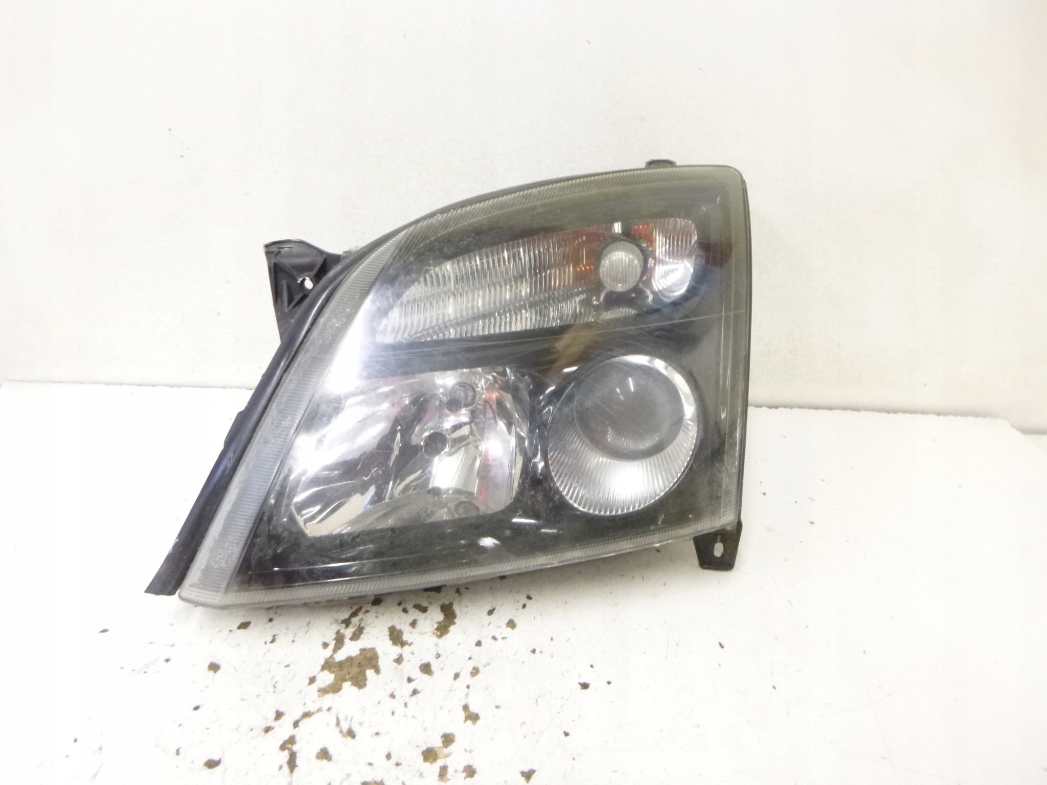 light front left Opel Vectra C 2006r. black, Black