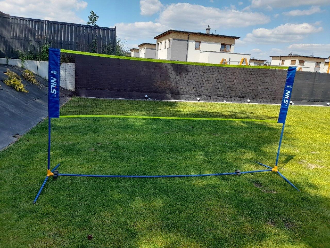 SIATKA DO SIATKÓWKI GRY W BADMINTA+STELAŻ GRY W SIATKÓWKĘ Model NJU76