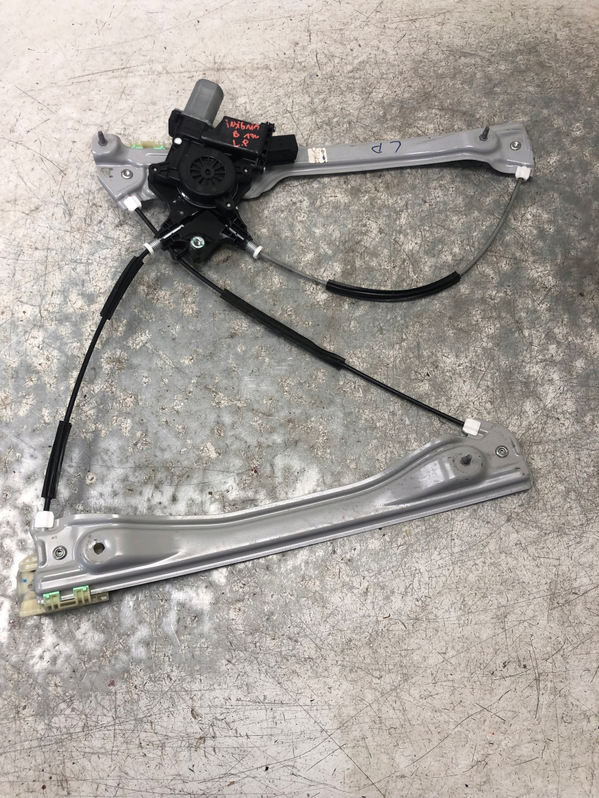 mechanism window regulator left front OPEL INSIGNIA B KOMBI 39138553