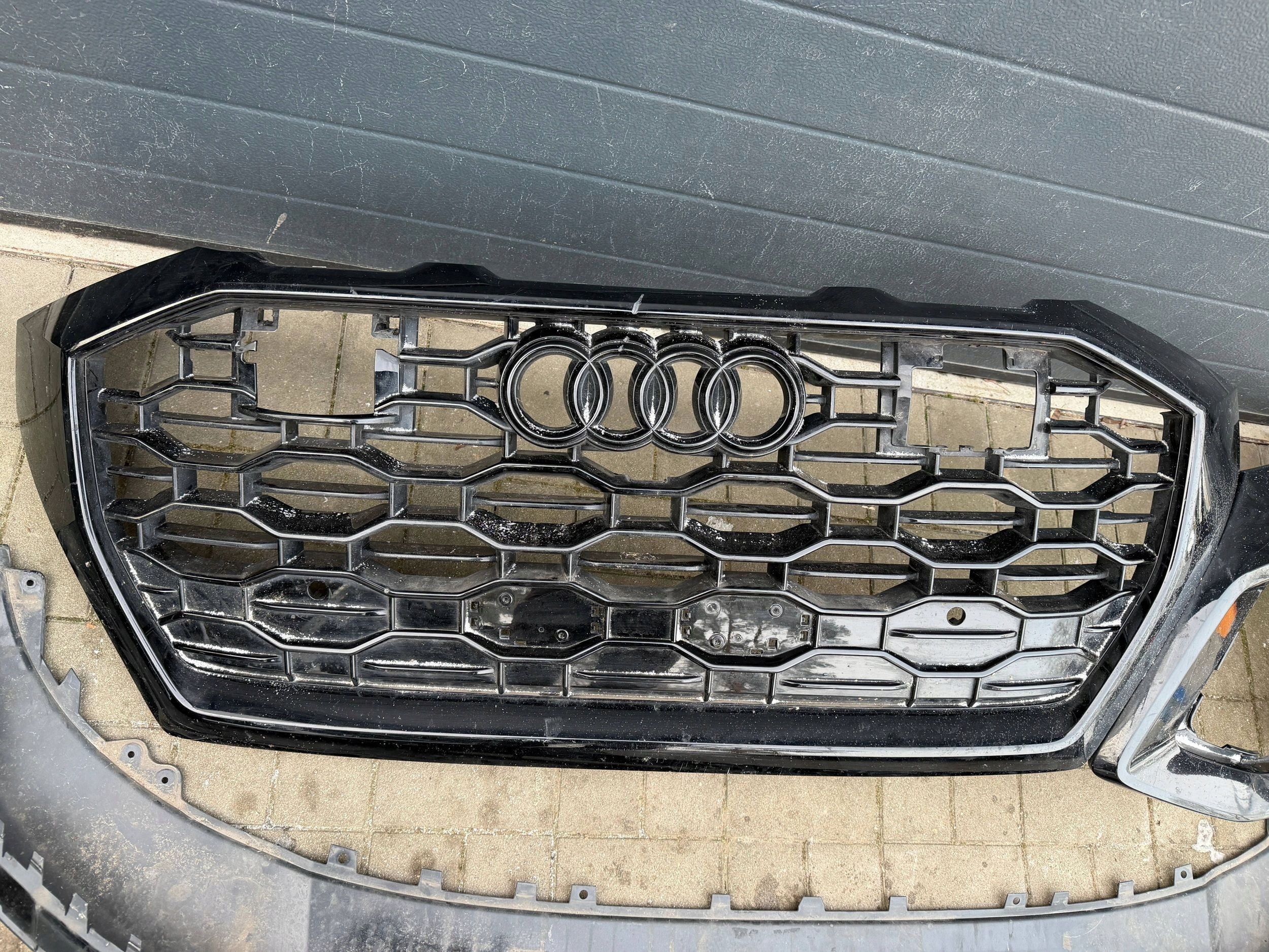 Audi RS Q8 Lift 23- bumper front front grill