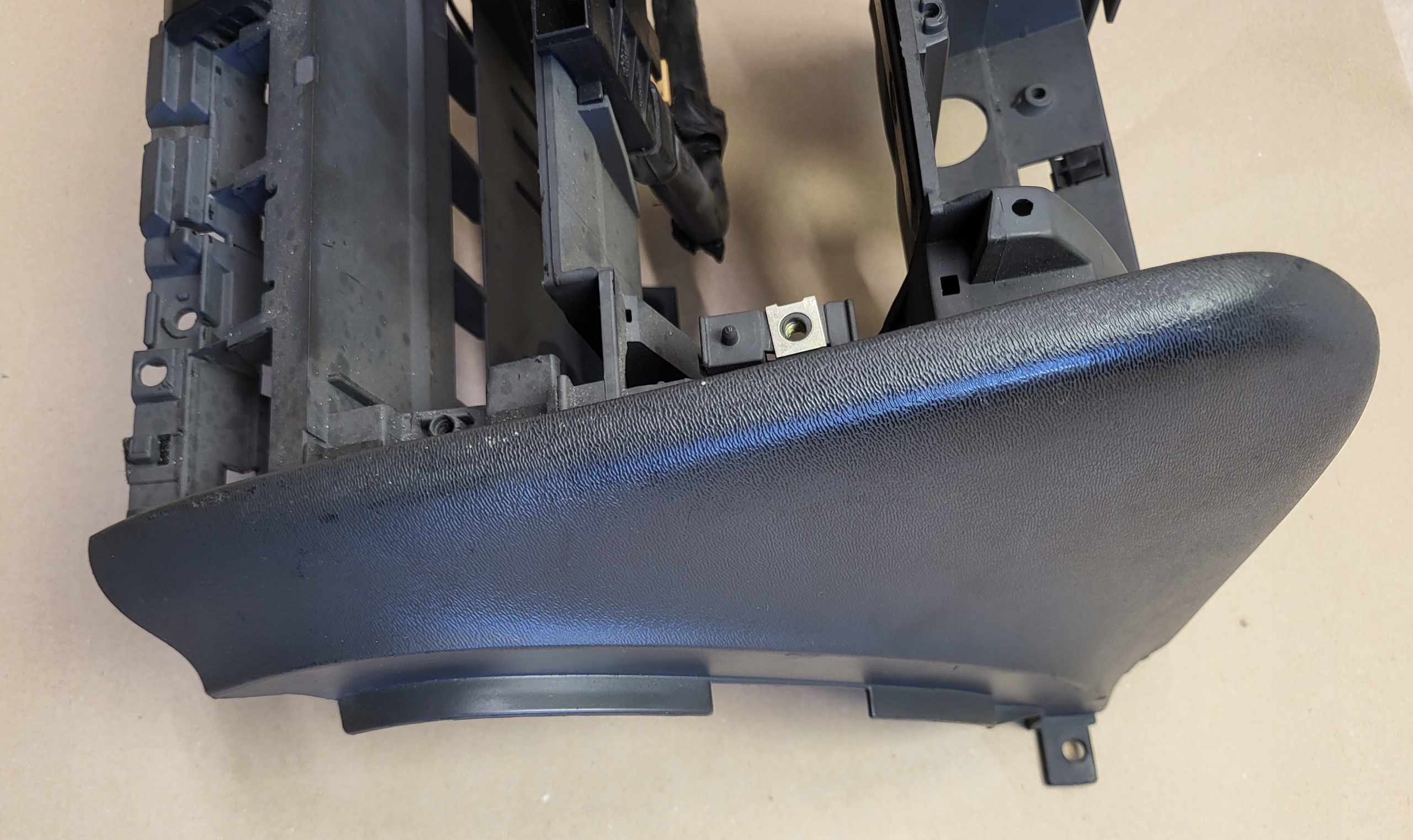 RAMA Blende Abdeckung PANEL konsole SRODKOWEJ unter KLIMATRONIK AUDI A3 8L OE EU