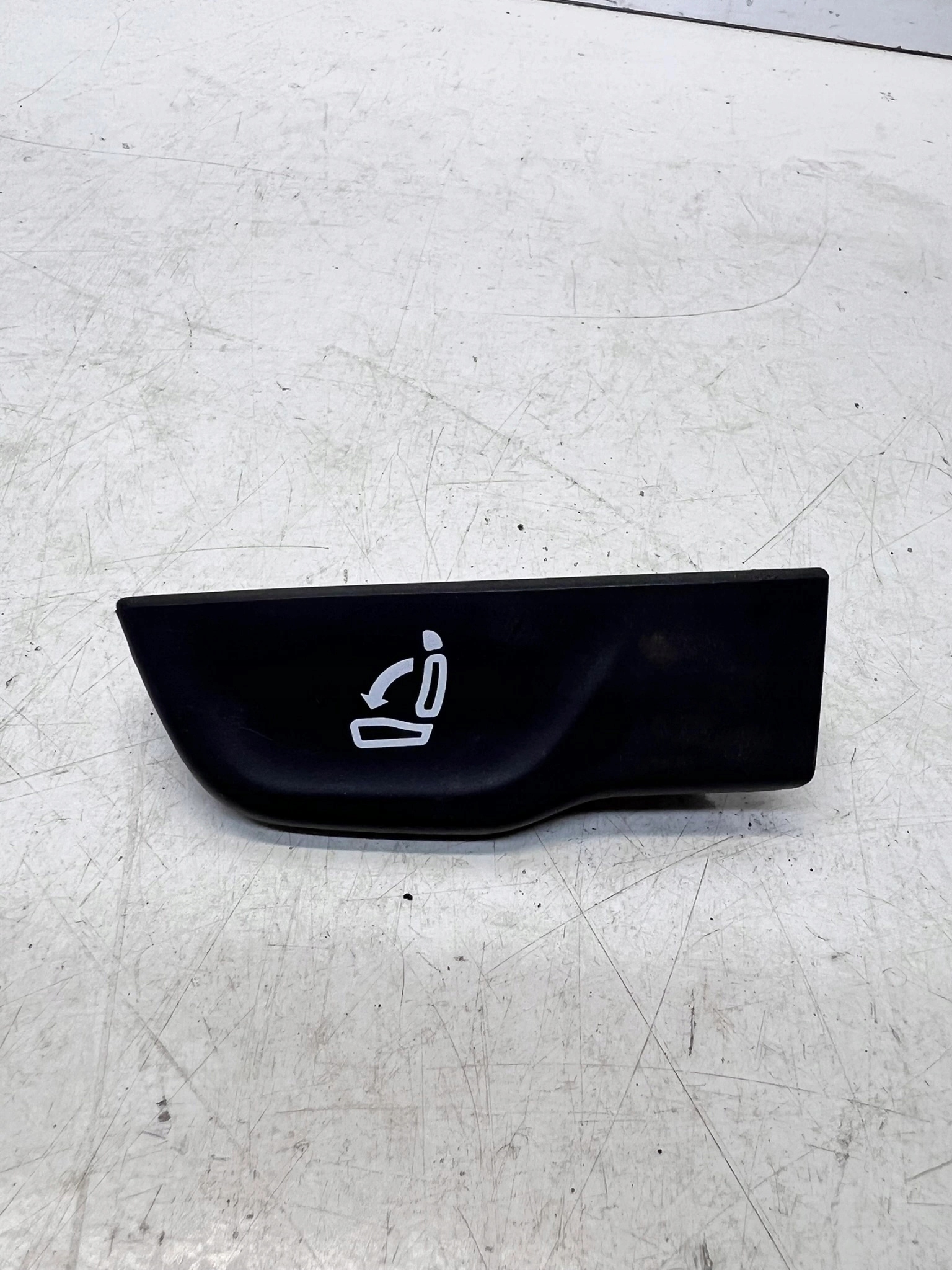 REGULACJA OPARCIA SITZ links AUDI Q5 FY 80A883251