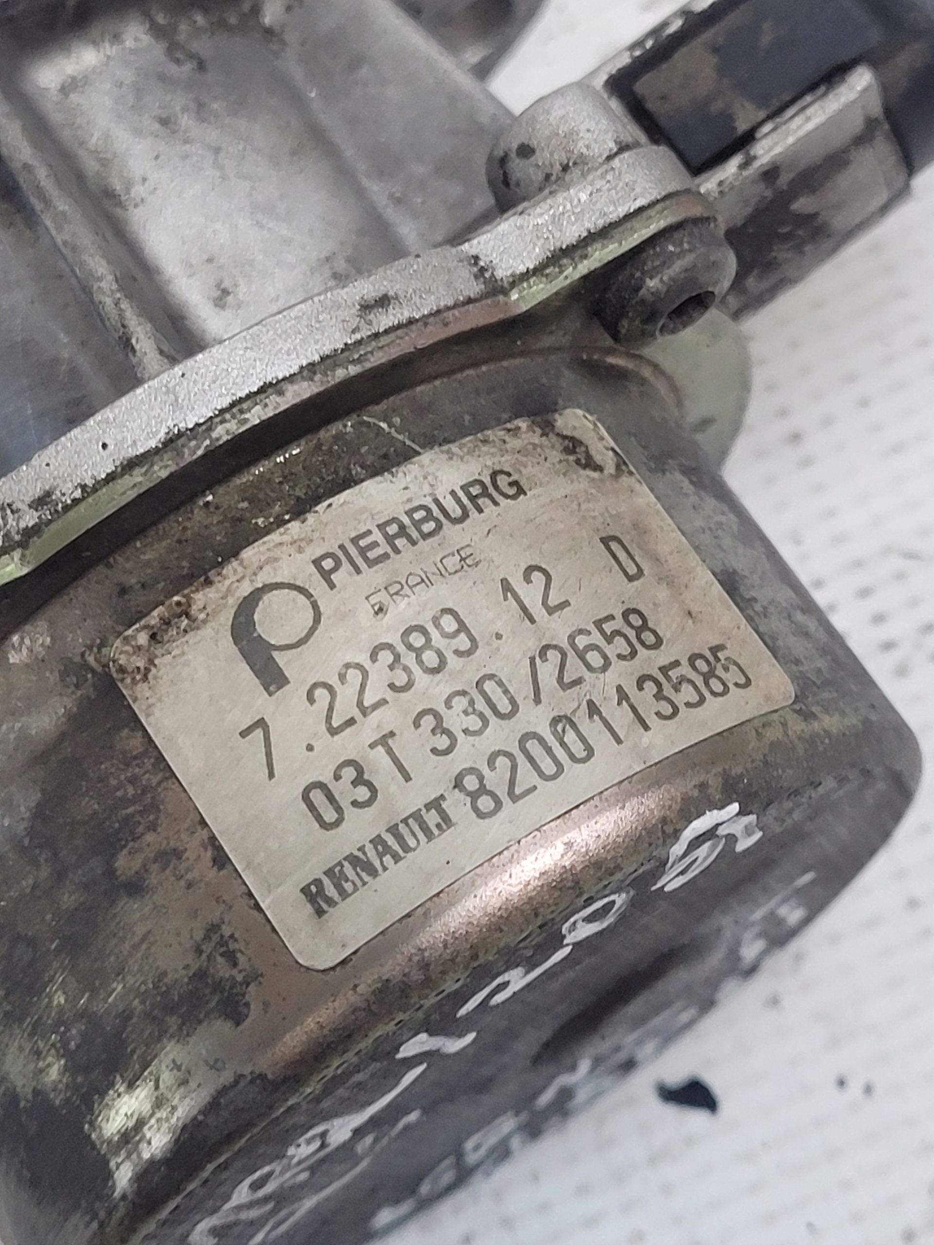 Pompa VACUM OE 8200113585 RENAULT SCENIC II 2 1.5DCI
