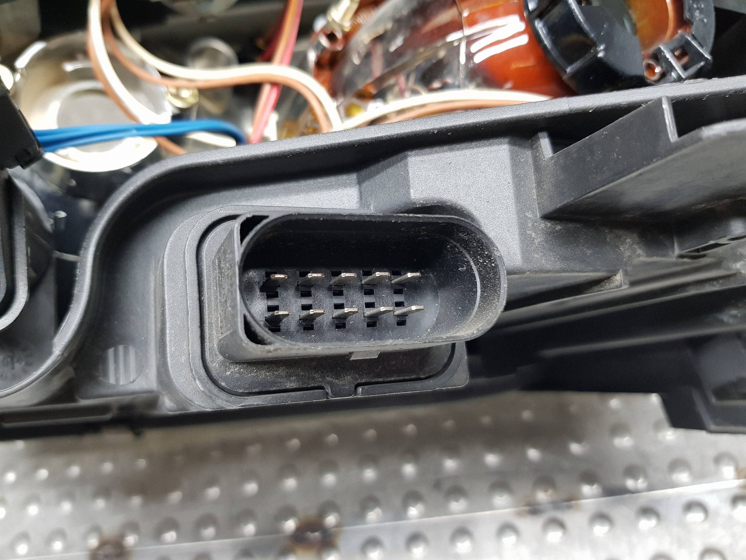 REFLEKTOR right front XENON 10 PIN AUDI A6 C5