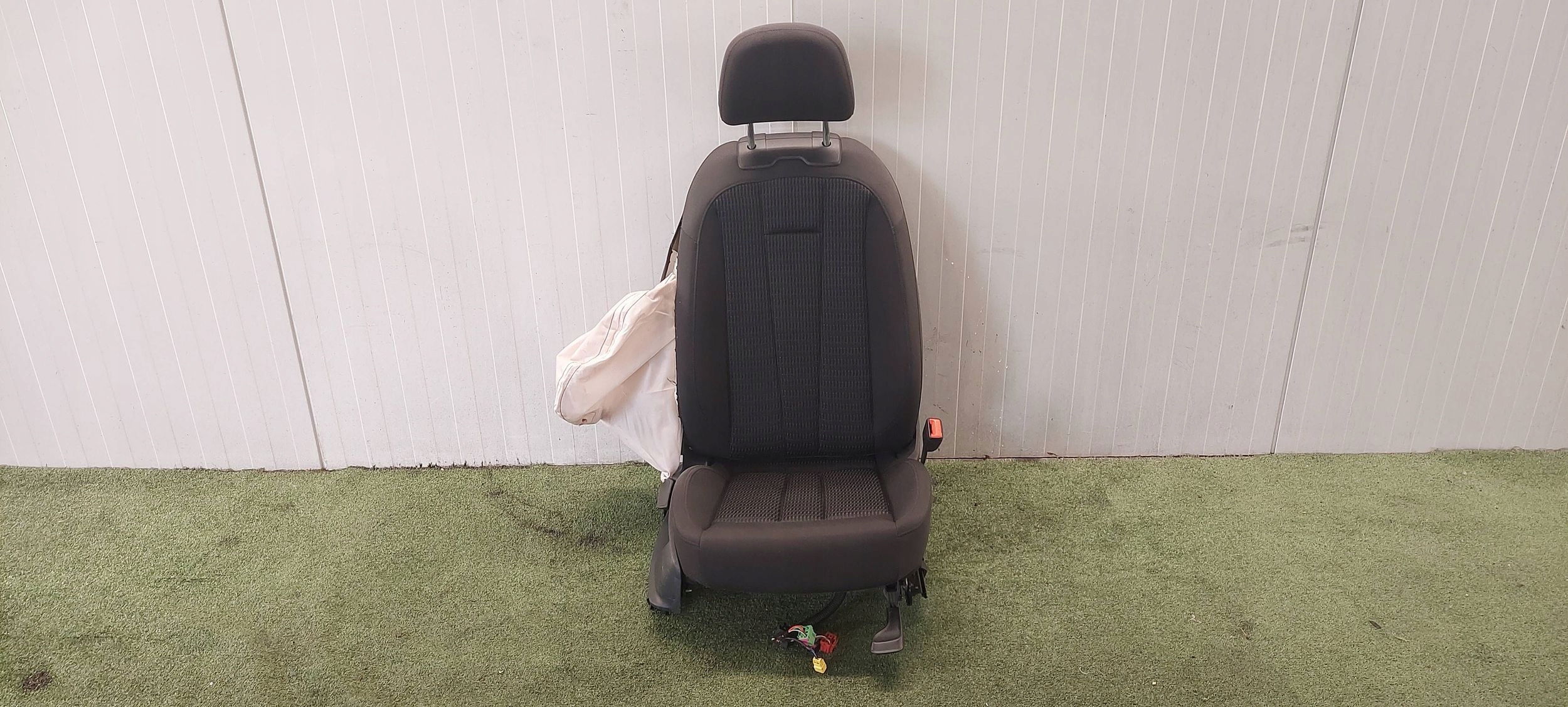Siège Passegers AUDI A4 B9 Endommagé