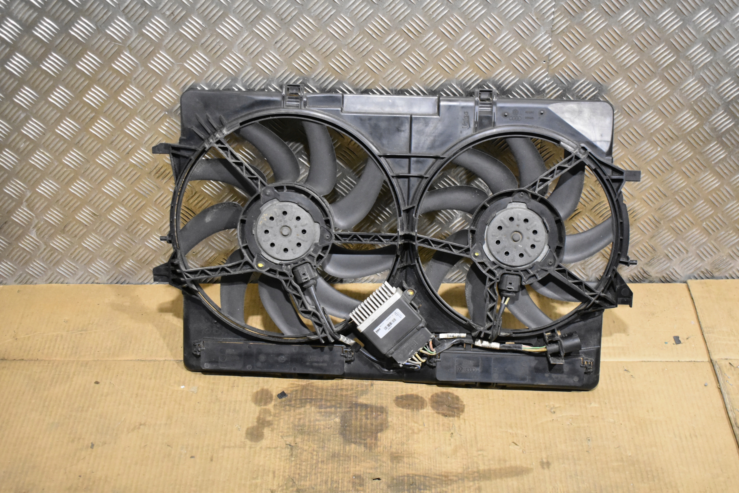 IDEALNY ventilátor ventylátory chladiče AUDI PORSCHE 1