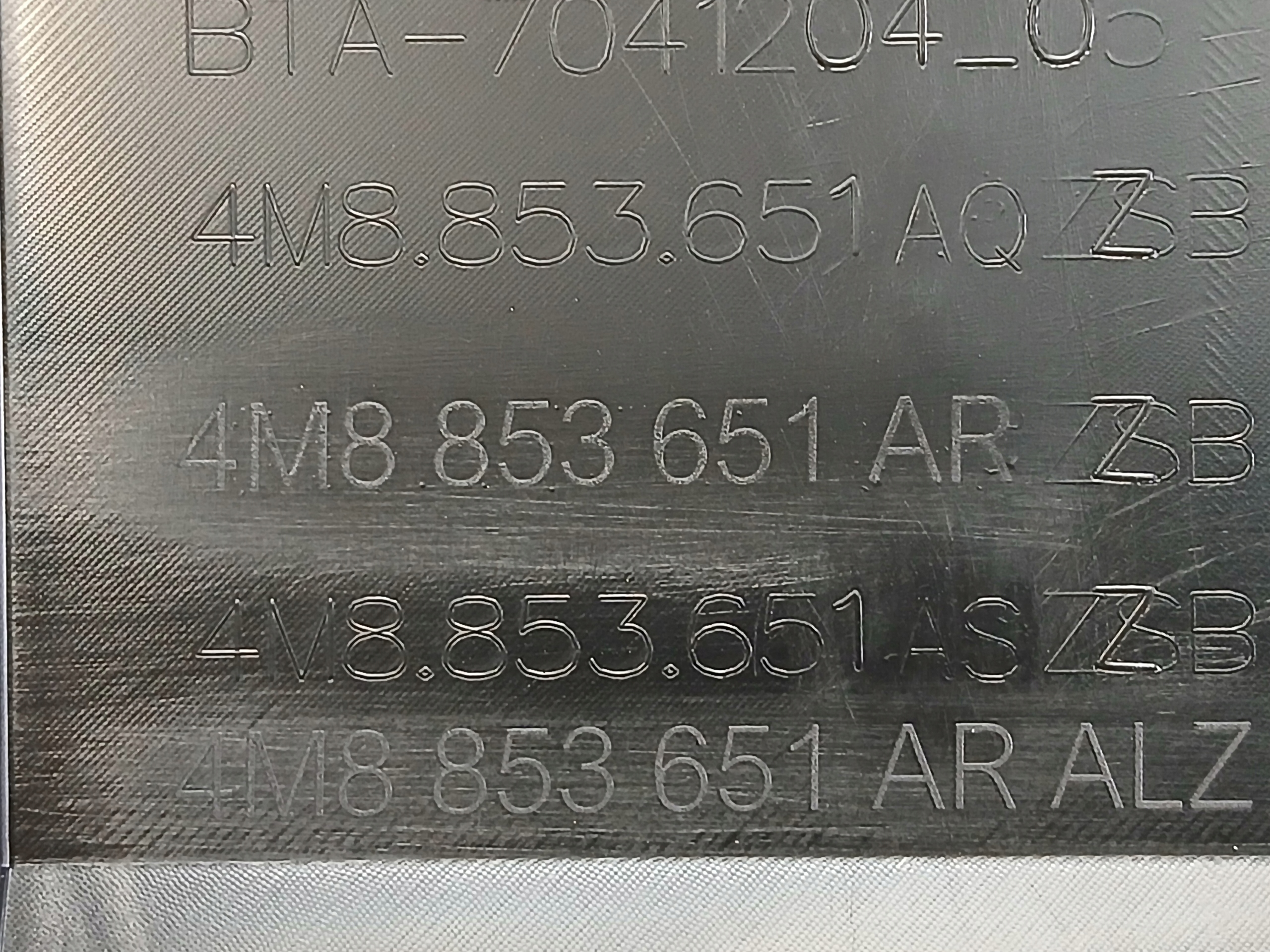 maska AUDI Q8 4M8 nová original 4M8853651