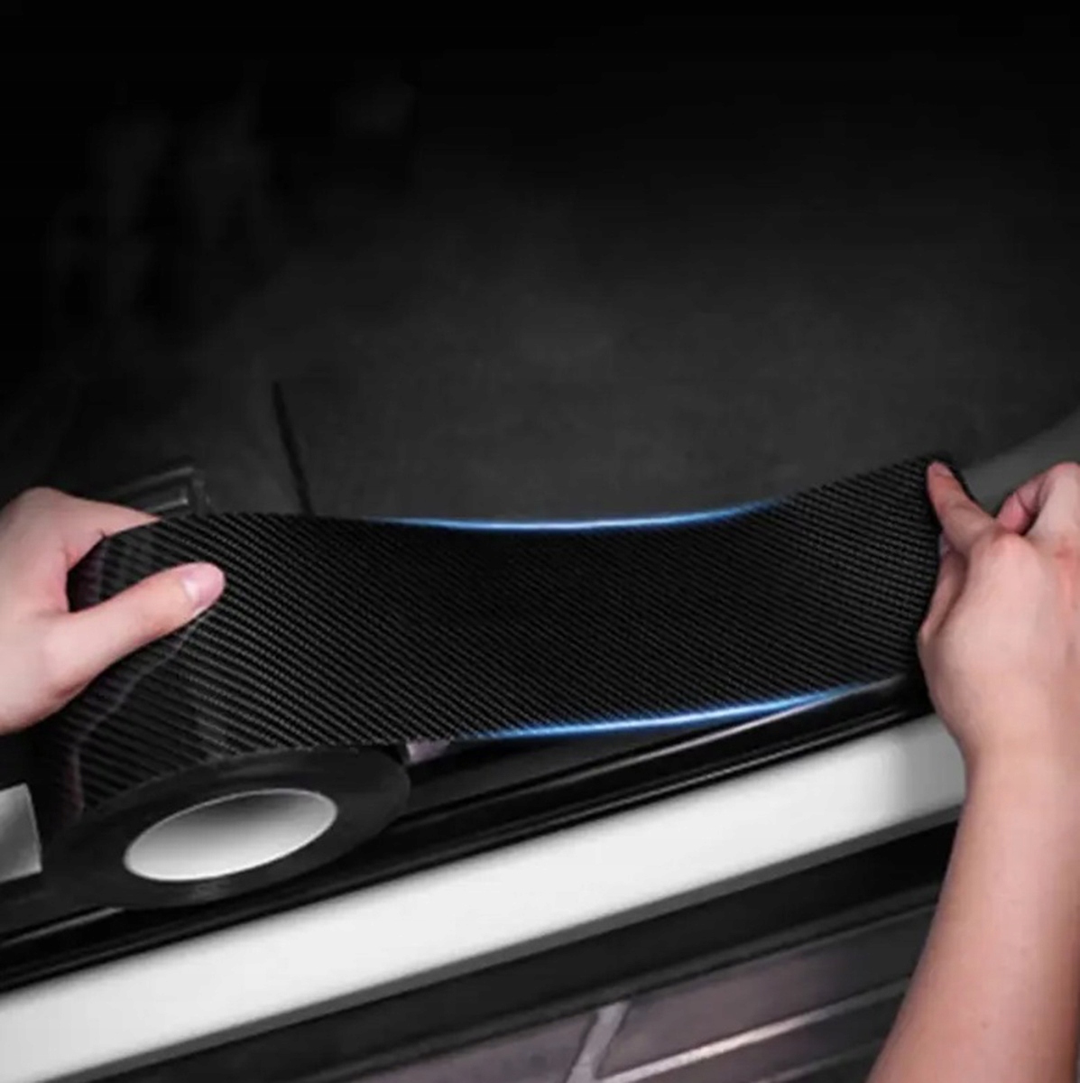 TAŚMA OCHRONNA FOLIA CARBON 5D NA PROGI SAMOPRZYLEPNA GRUBA 5M 5CM DA7 Szerokość produktu 5 cm