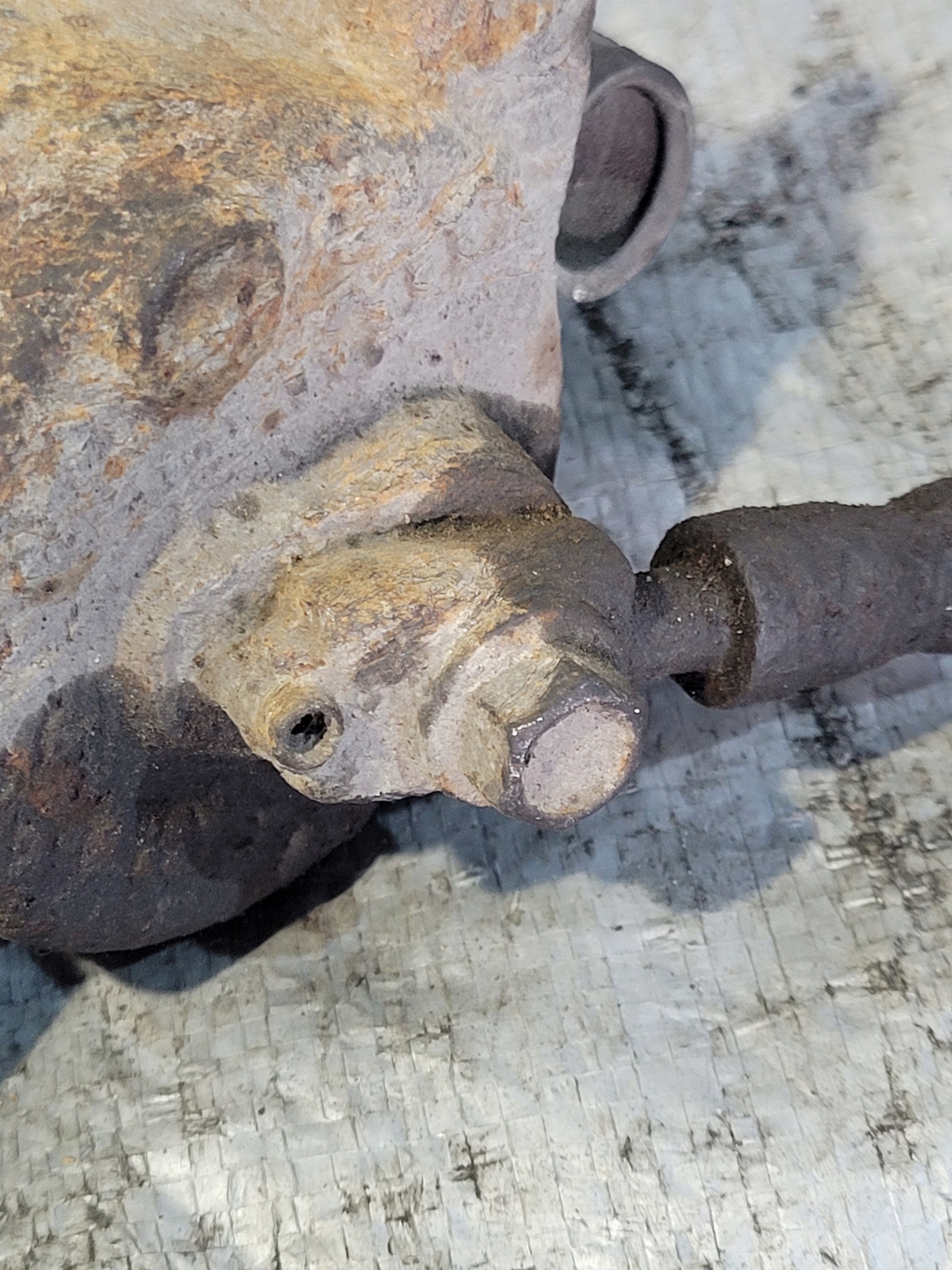 caliper brake right front VOLKSWAGEN GOLF IV 4 1.6B 99r.