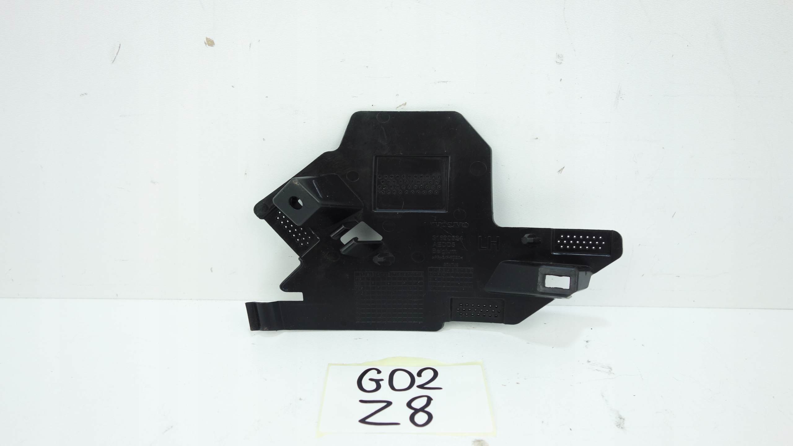 VOLVO V60 II 2018- support holder of a bumper left front 31690534