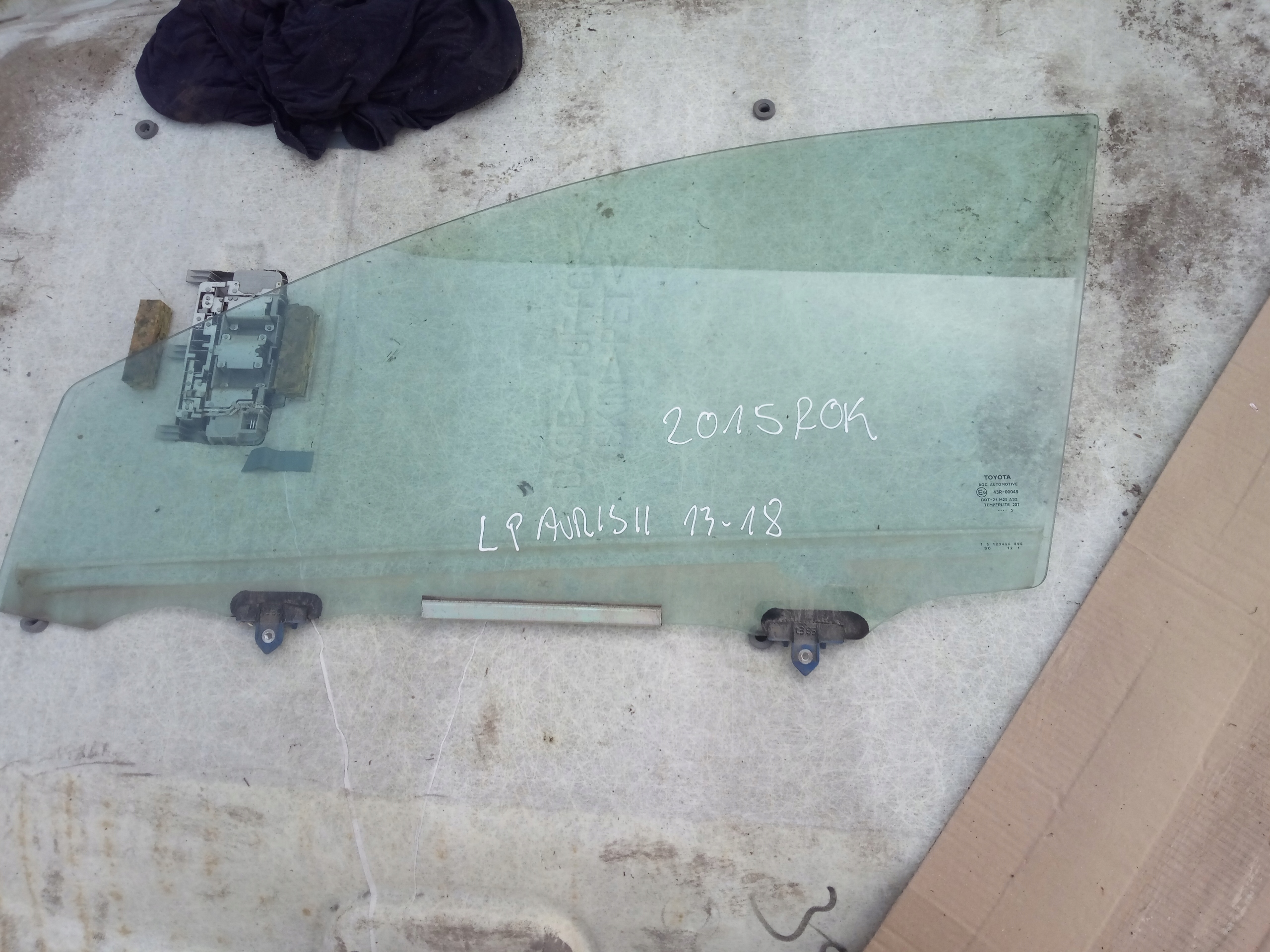 Toyota Auris II СКЛО ДВЕРІ ЛІВИЙ ПЕРЕД 13-18 2015 рік