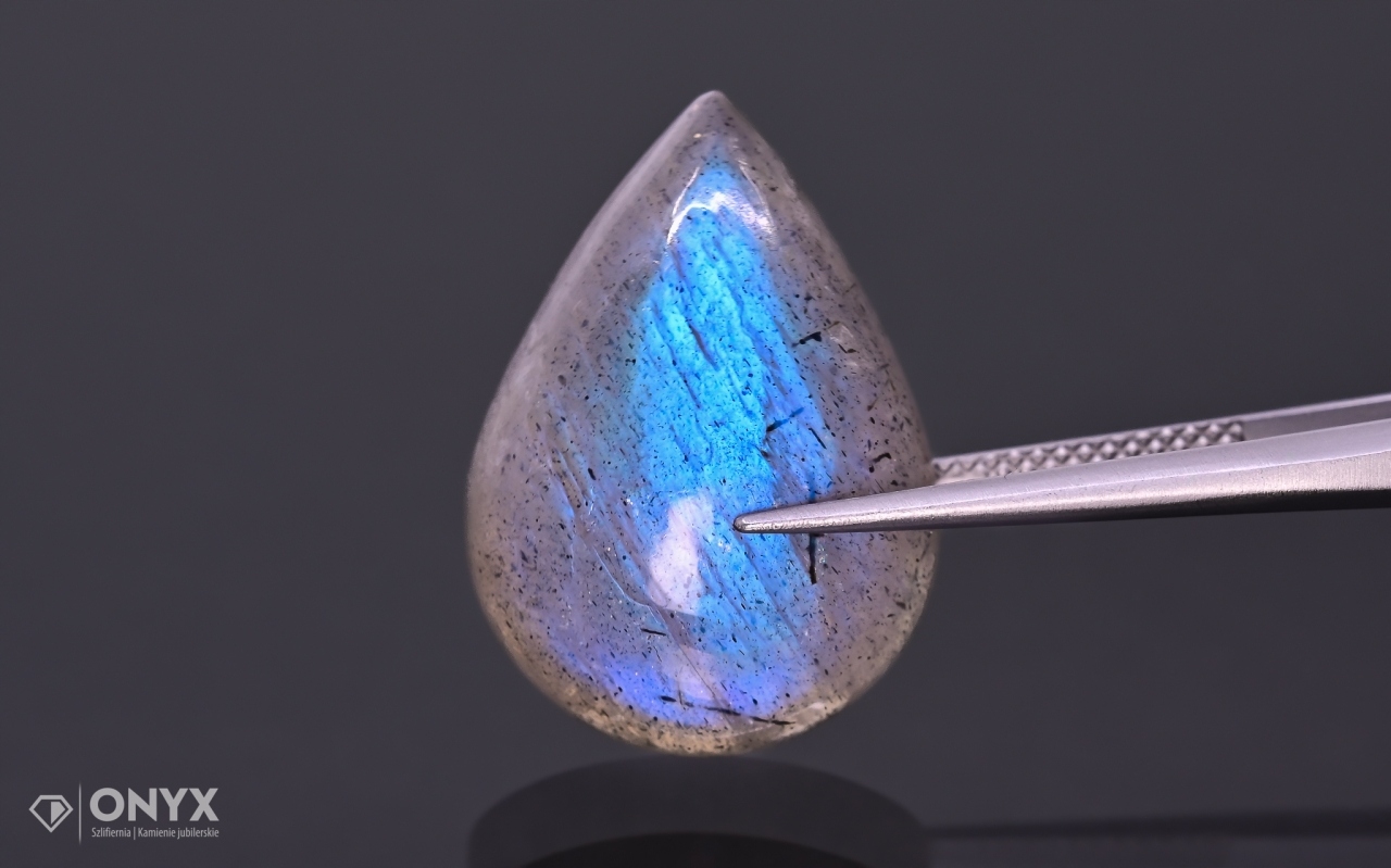 Labradorit kabošon slza 24x17 mm