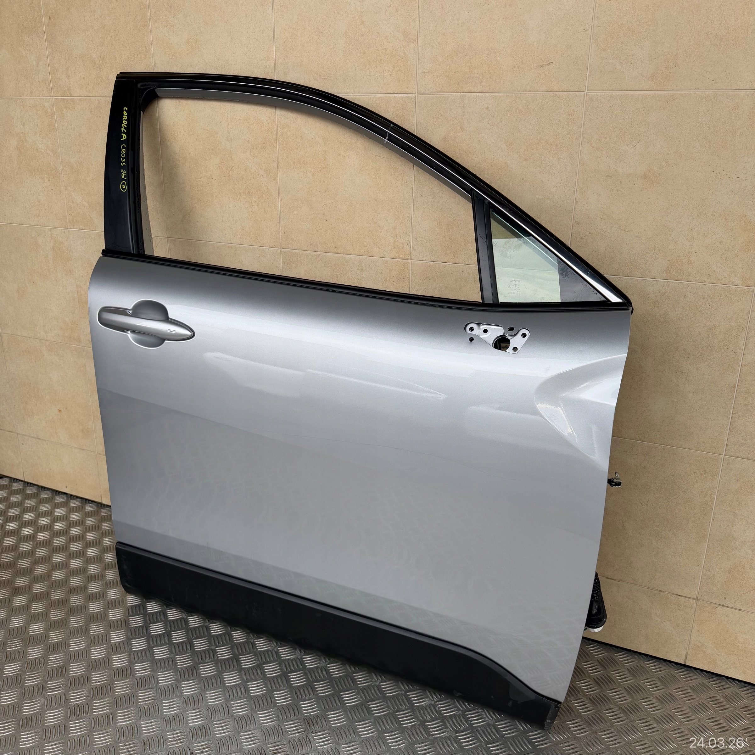 door complete front right TOYOTA COROLLA CROSS 2025 ROK