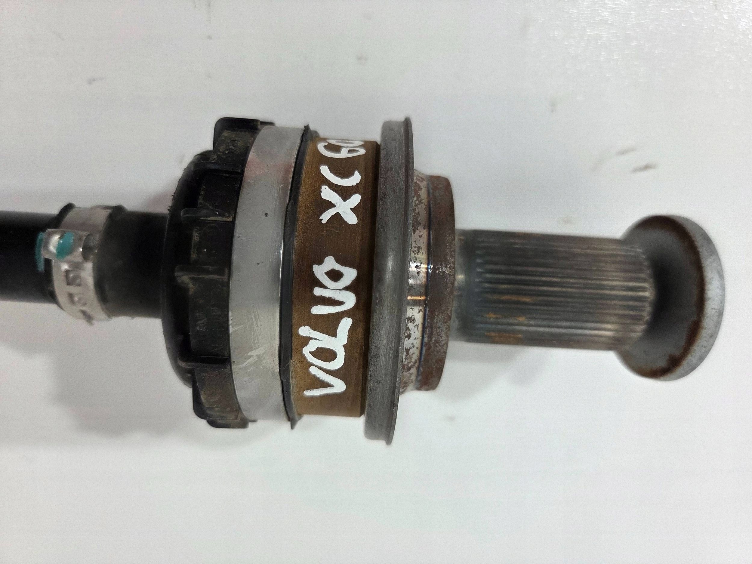 Volvo XC60 II 2,0D semi-axis rear P32336254 (T444)