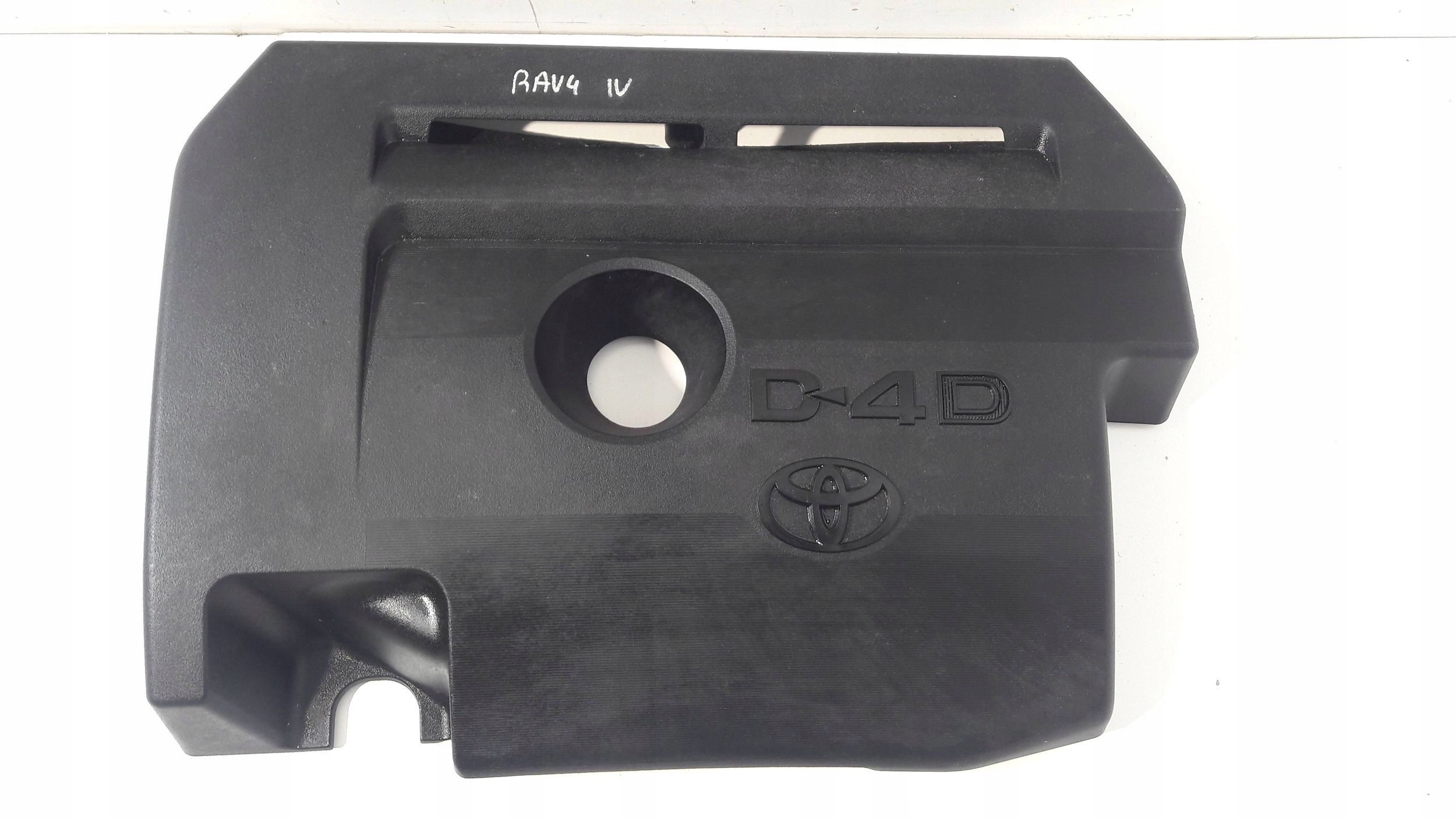Toyota RAV 4 2,0D4D upper motor cover (DS20)