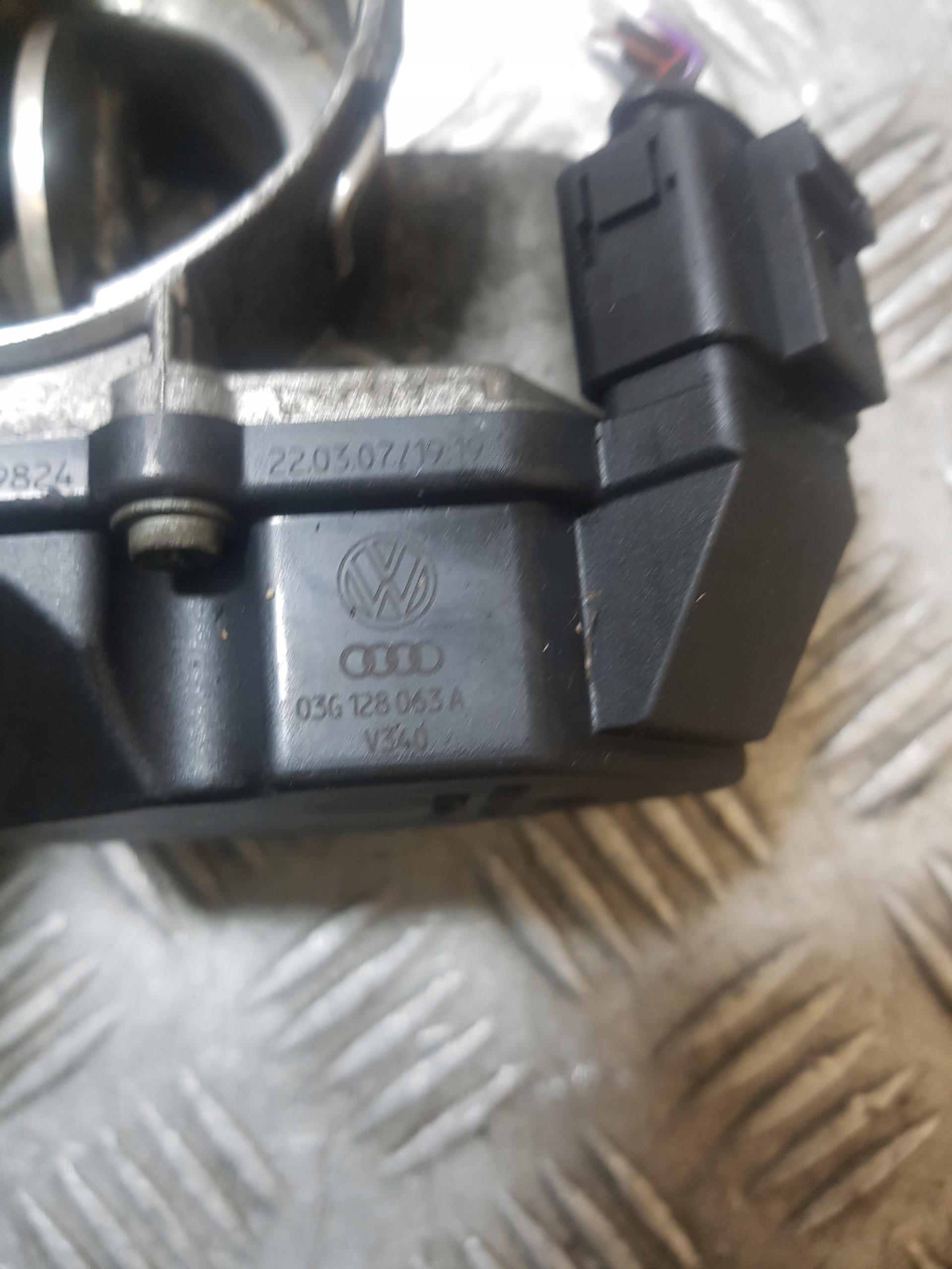 Valvola a farfalla VOLKSWAGEN PASSAT B6 1.9 TDI 03G128063A