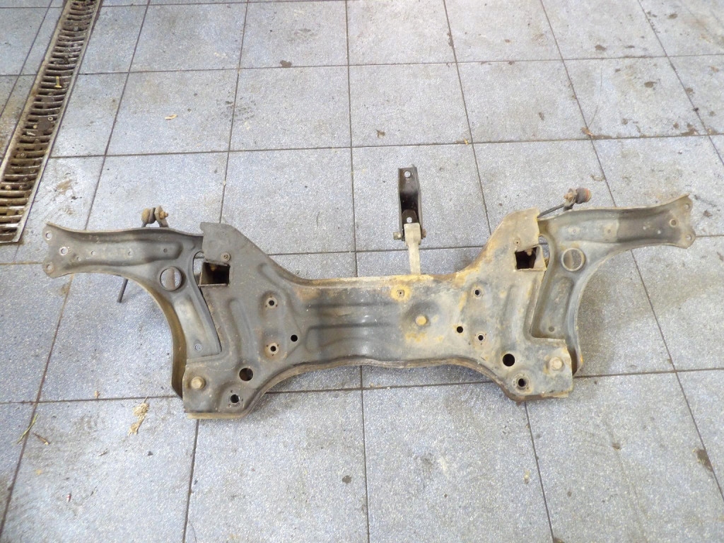 SKODA FABIA II 2 1.4TDI TRAWERS Achsträger