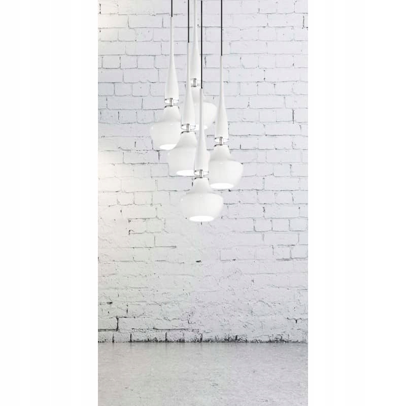 Efektní lustr reprezentativního charakteru v odstínu bílé barvy Tasos