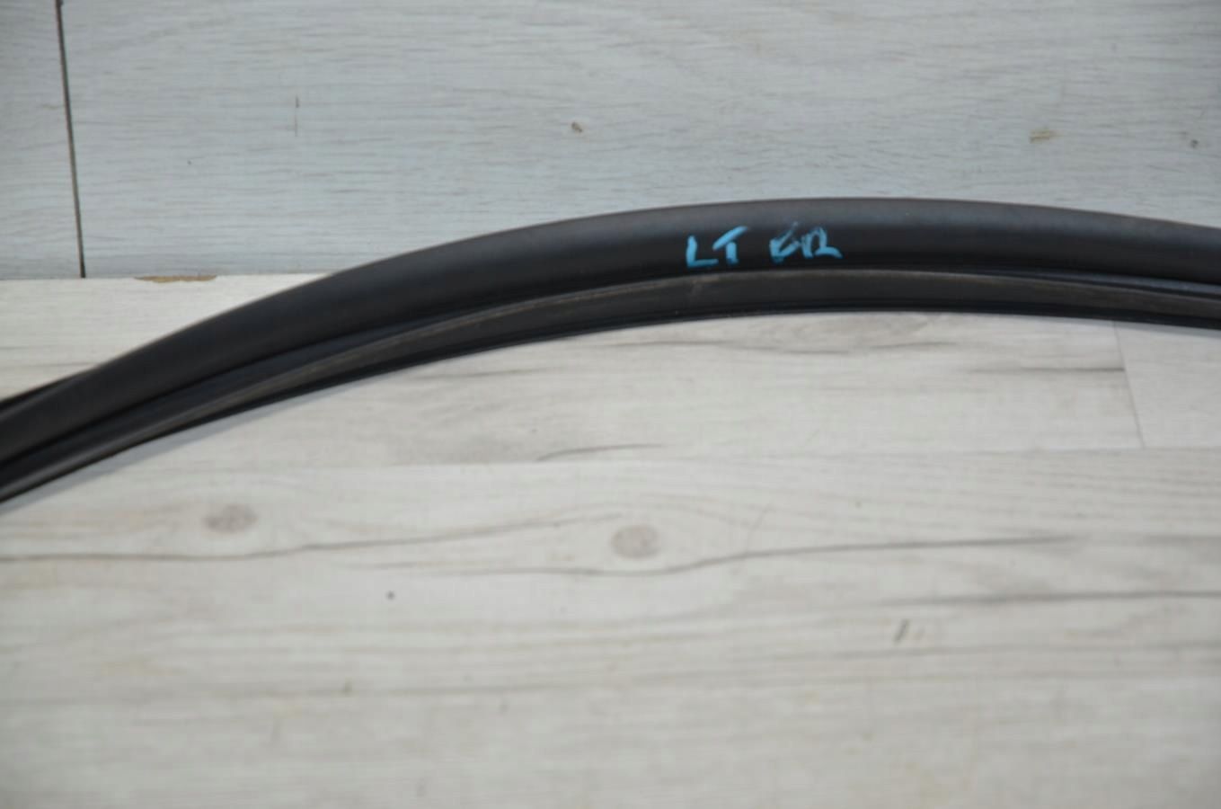 gasket windows door left rear part FIAT FREEMONT 12r