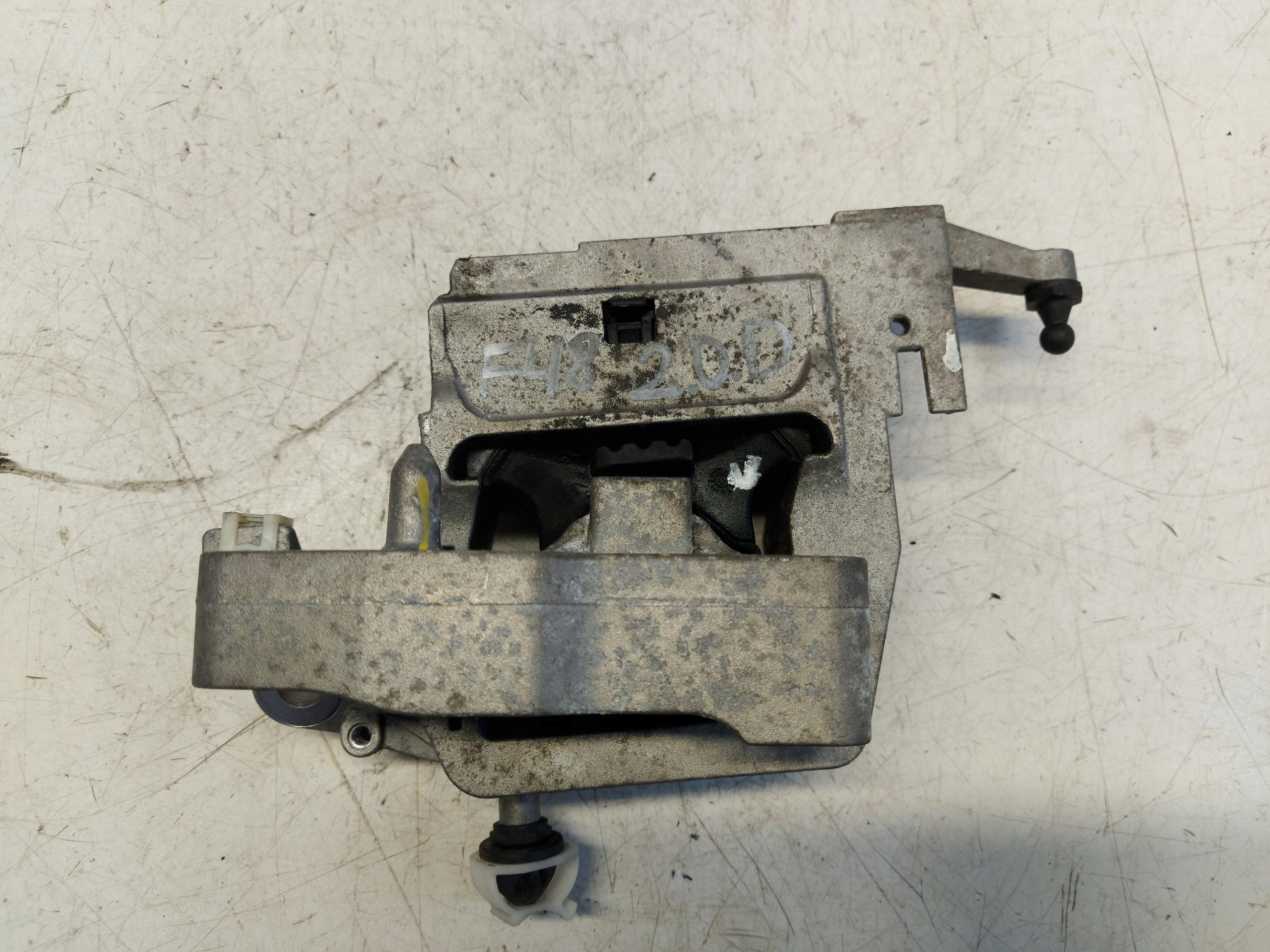 BMW F48 X1 engine mount 6875632