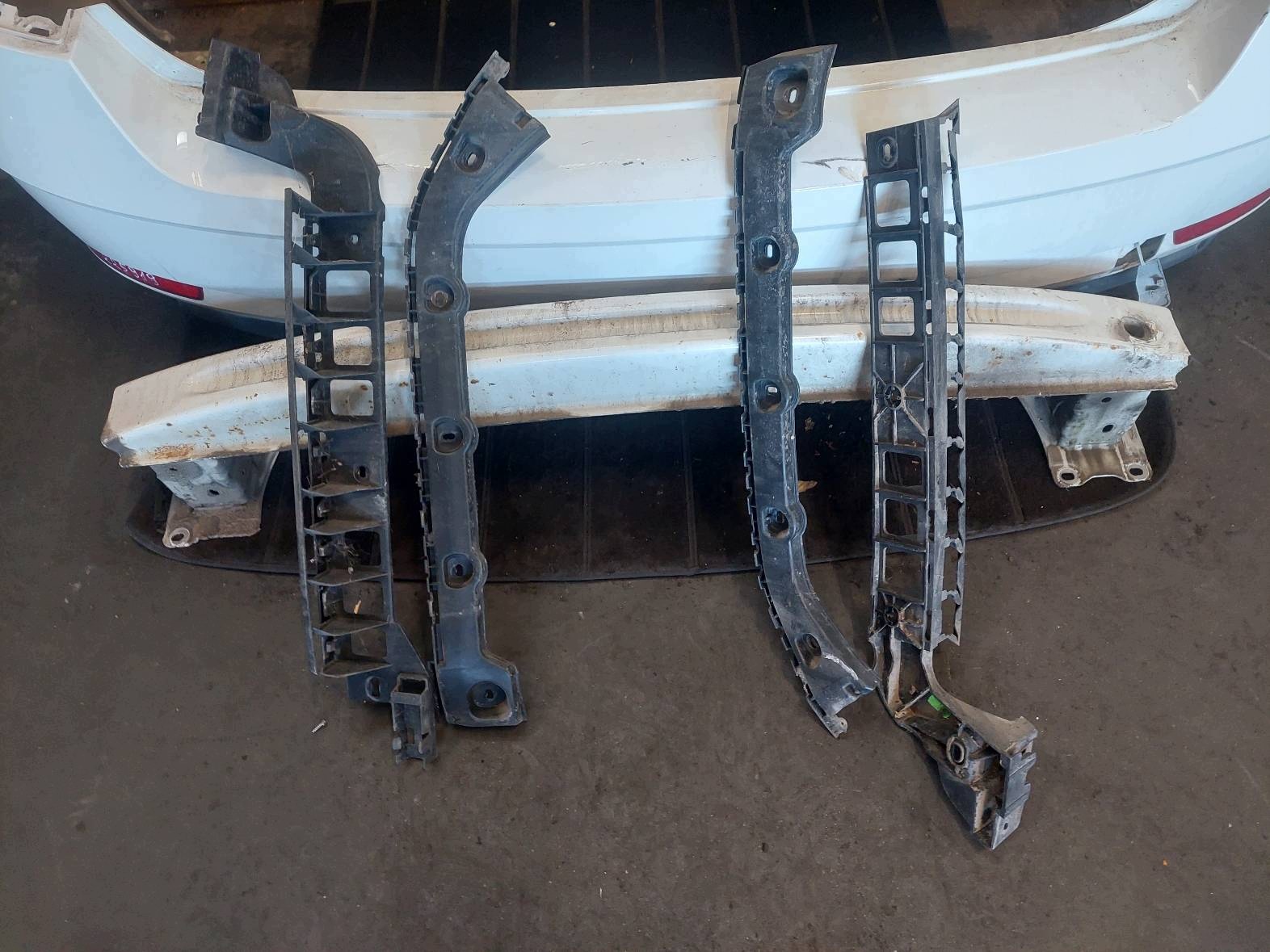 stoßstange heck SKODA OCTAVIA III LIFT LF9E