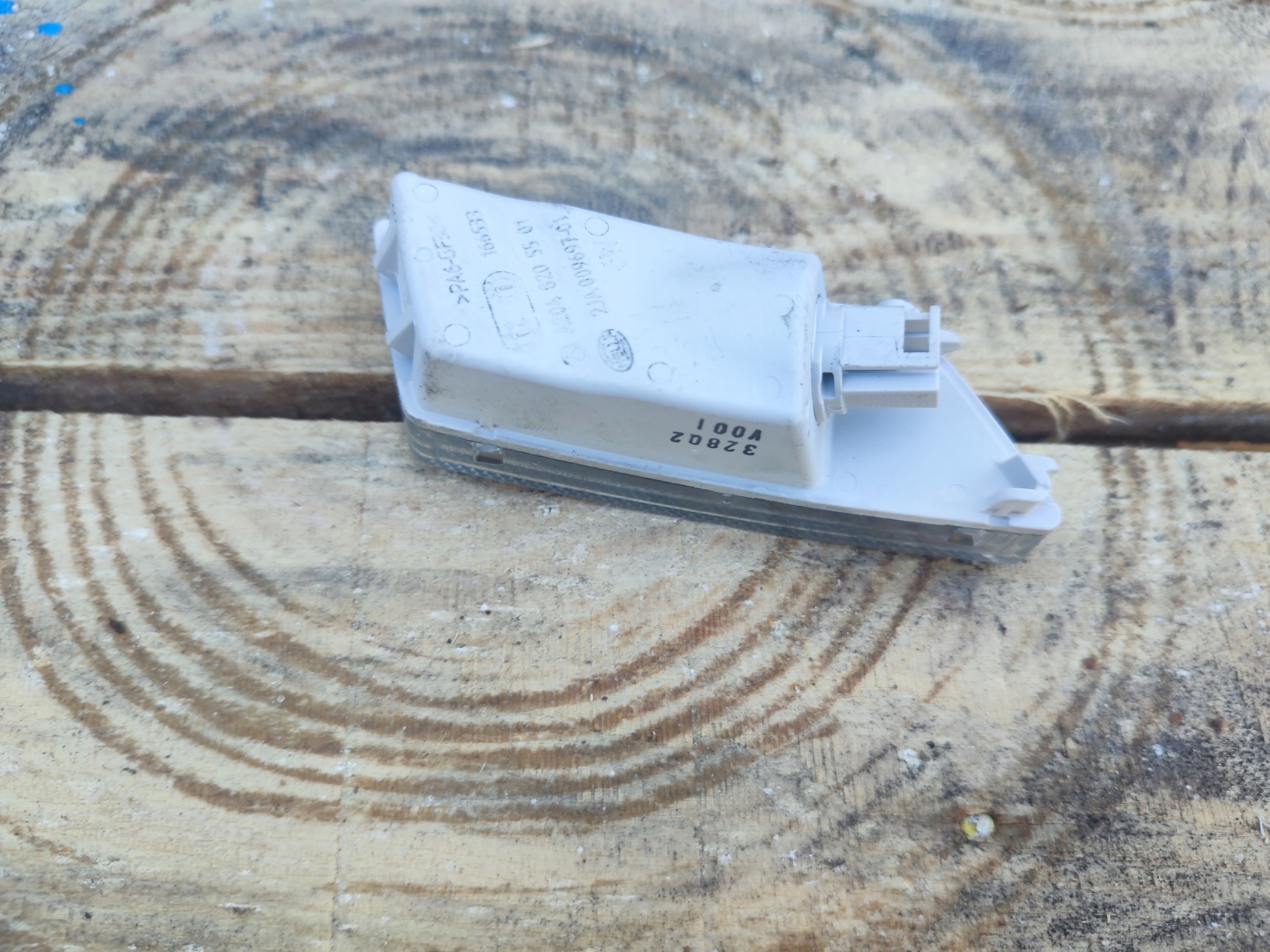 light OSWIETLENIE cabs MERCEDES W204 A2048205501