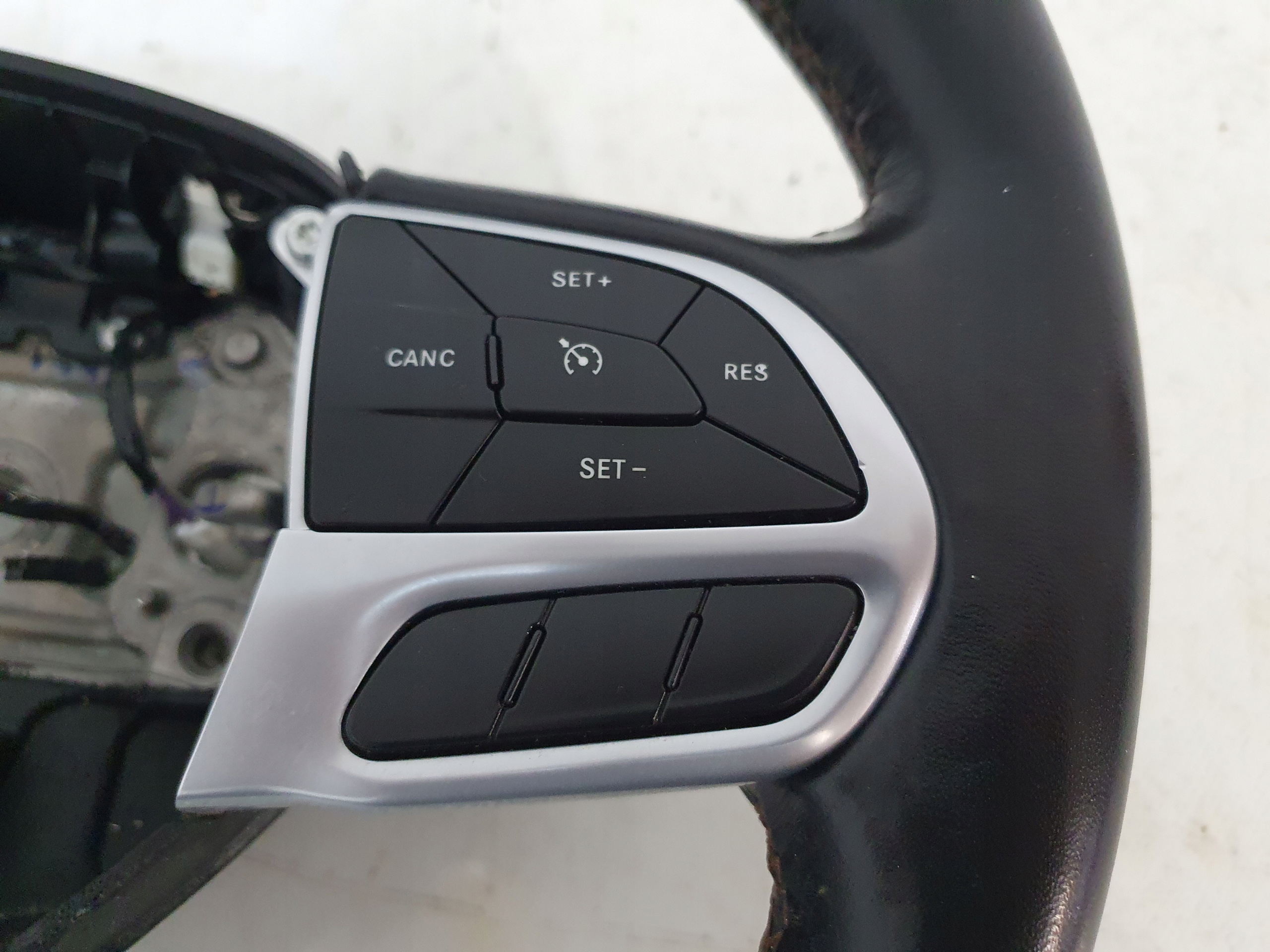 CHRYSLER PACIFICA 16- steering wheel, leather PRZYCISKI with shifting 6MJ841X9AB