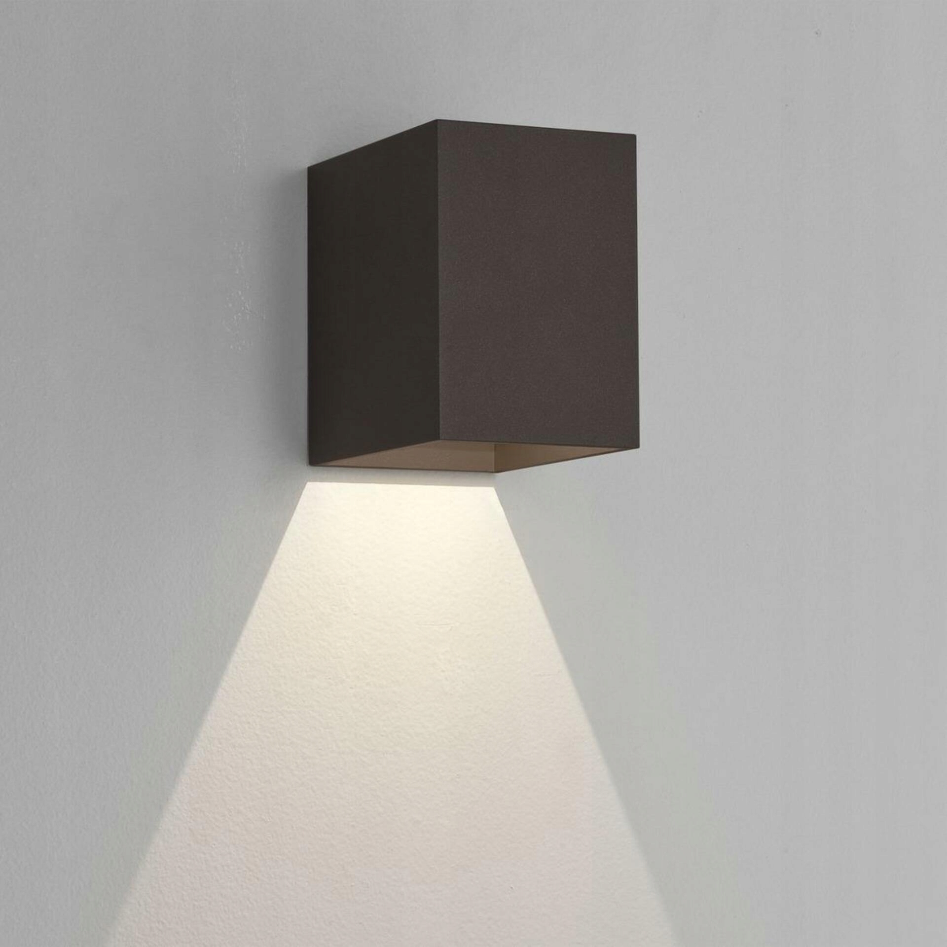 Astro Oslo 100 Led 3.8W 3000K vonkajšie nástenné svietidlo čierne IP65