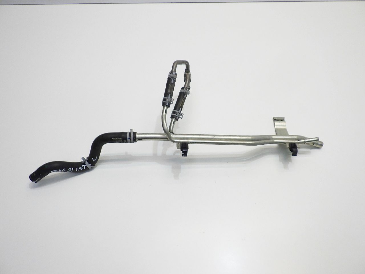 31319352 31338395 - VOLVO XC40 1.5 T 2021 ТРУБА ВОДОПРОВІДНА ТРУБА 32222086