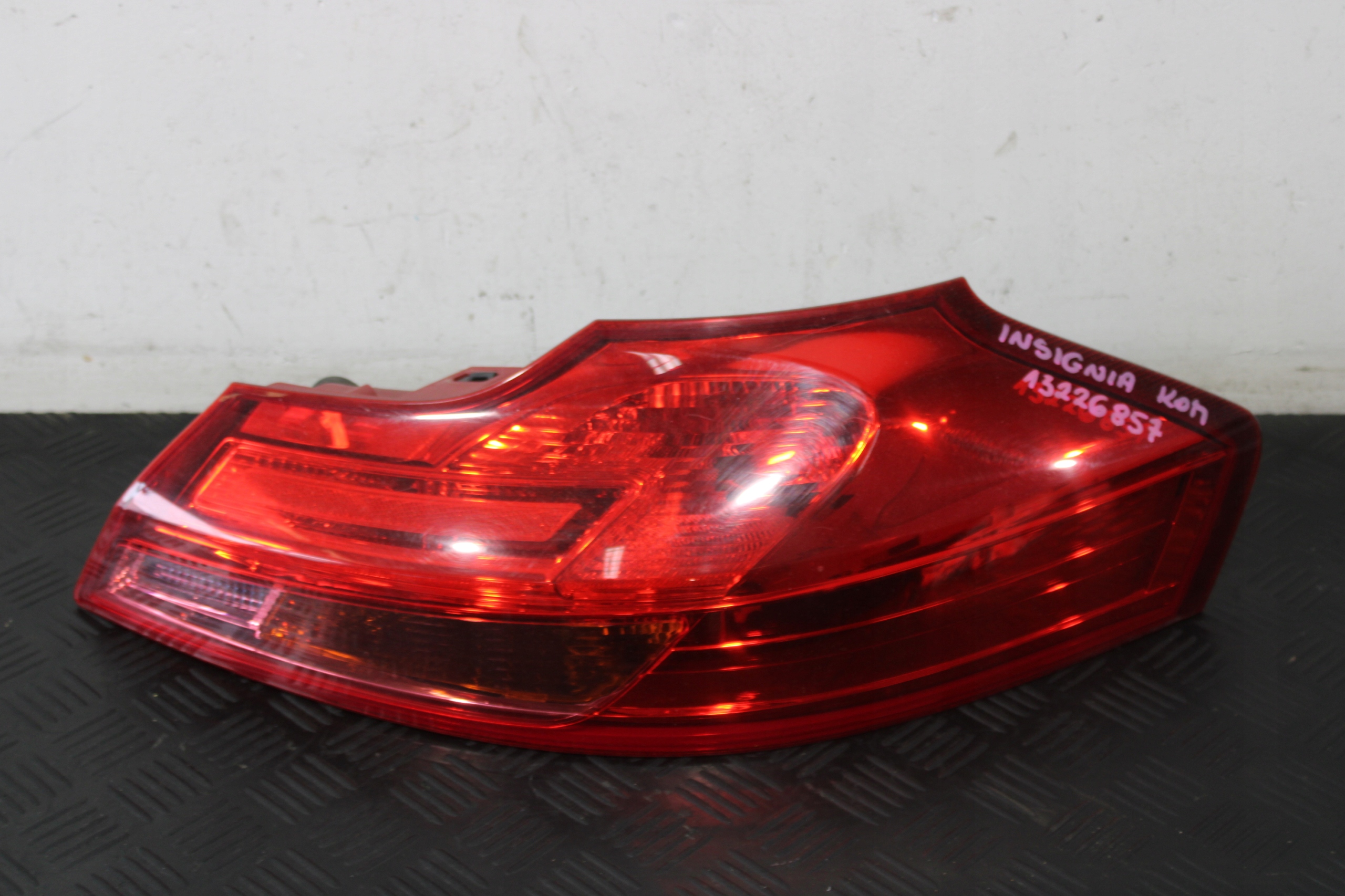 light right rear part OPEL INSIGNIA A 13226857